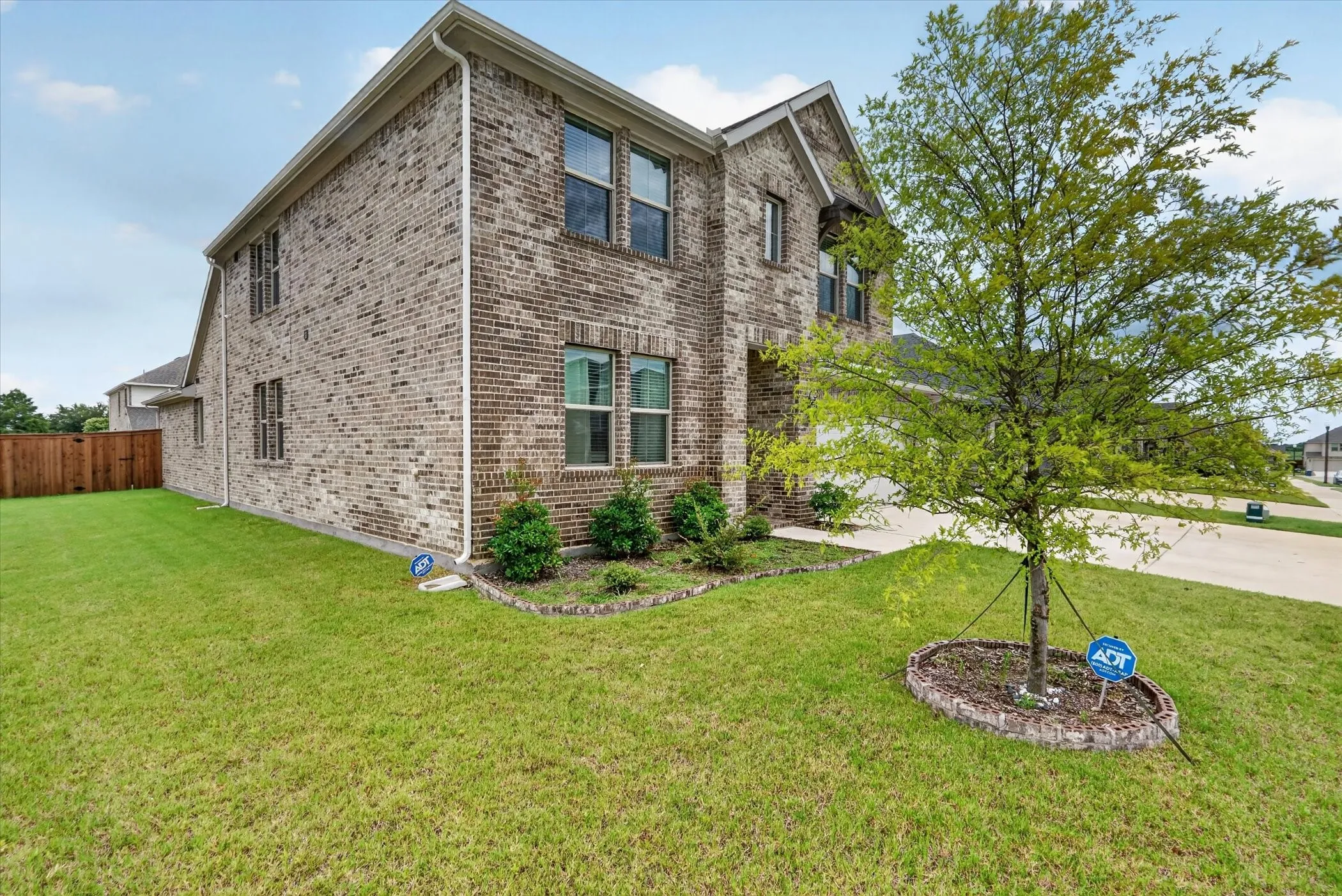 Single Family Residence For Sale in Kaufman County , 1316 Parkdale Street, Forney, Texas 75126, 5 Bedrooms, 4 Bathrooms, 2 Garage spaces, 3,219 Sqft, built in 2024, Price $435,000, mls#21331195, Real Estate Agent in Forney, Homes For Sale in Kaufman county, Homes For Sale in Forney, Realtor in Forney Texas, Real Estate Brokerage Independent Realty Texas, Luminita Cordes Realtor