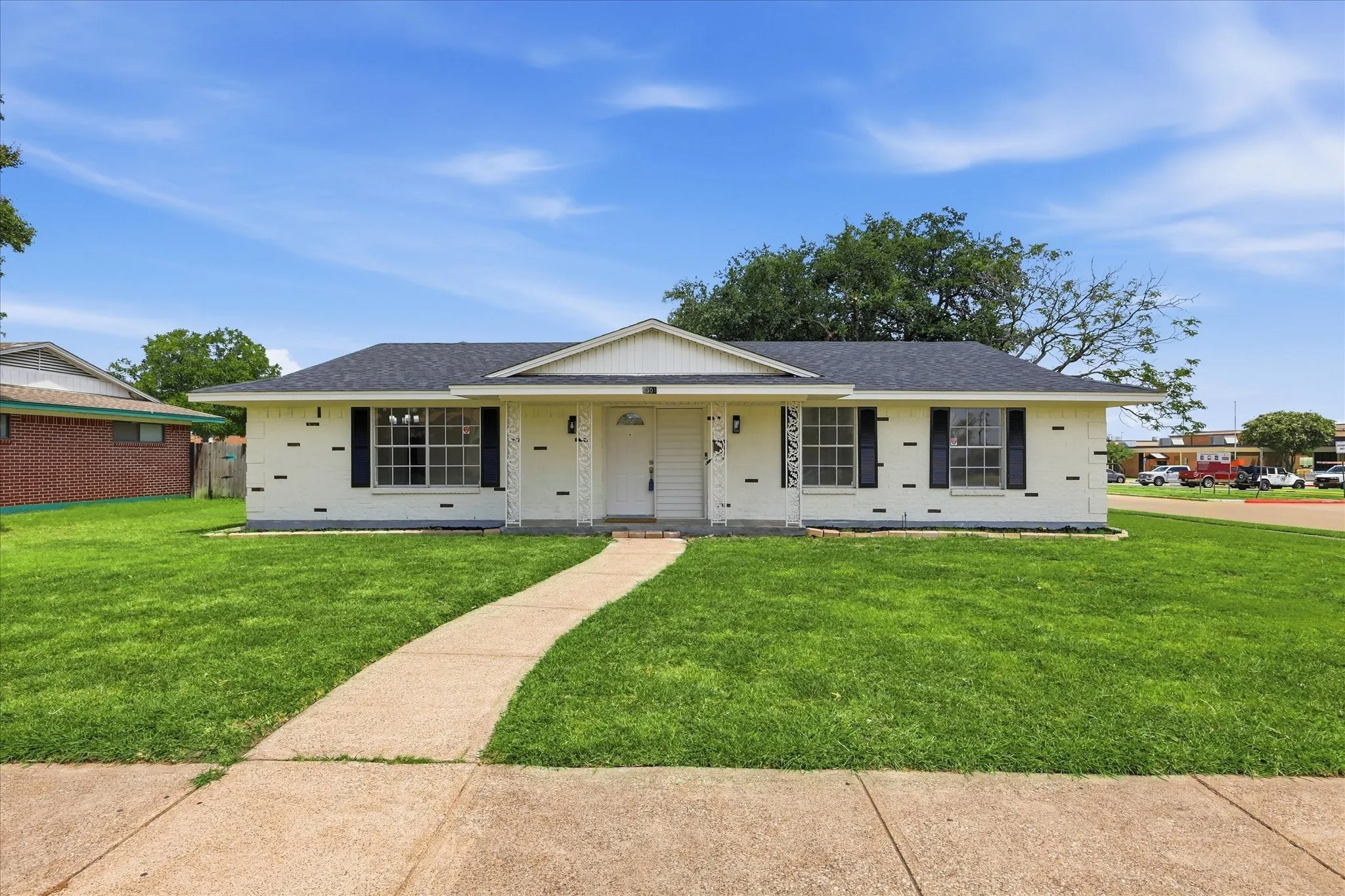 Single Family Residence For Sale in Dallas County , 3301 Hillsdale Lane, Garland, Texas 75042, 3 Bedroom, 2 Bathroom, 2 Garage spaces, 1,728 Sqft, built in 1969, mls#21329175, Real Estate Agent in Garland, Homes For Sale in Dallas county, Homes For Sale in Garland, Realtor in Garland Texas, Real Estate Brokerage Independent Realty Texas, Luminita Cordes Realtor
