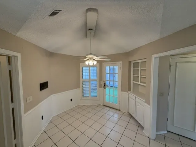 Single Family Residence For Rent in Collin County , 3504 Hilltop Lane, Plano, Texas 75023, 4 Bedroom, 2 Bathroom, 2 Garage spaces, 2,061 Sqft, built in 1983, mls#21332299, Real Estate Agent in Plano, Homes For Rent in Collin county, Homes For Rent in Plano, Realtor in Plano Texas, Real Estate Brokerage Independent Realty Texas, Luminita Cordes Realtor