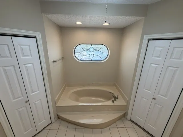 Single Family Residence For Rent in Collin County , 3504 Hilltop Lane, Plano, Texas 75023, 4 Bedroom, 2 Bathroom, 2 Garage spaces, 2,061 Sqft, built in 1983, mls#21332299, Real Estate Agent in Plano, Homes For Rent in Collin county, Homes For Rent in Plano, Realtor in Plano Texas, Real Estate Brokerage Independent Realty Texas, Luminita Cordes Realtor