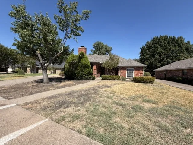 Single Family Residence For Rent in Collin County , 3504 Hilltop Lane, Plano, Texas 75023, 4 Bedroom, 2 Bathroom, 2 Garage spaces, 2,061 Sqft, built in 1983, mls#21332299, Real Estate Agent in Plano, Homes For Rent in Collin county, Homes For Rent in Plano, Realtor in Plano Texas, Real Estate Brokerage Independent Realty Texas, Luminita Cordes Realtor