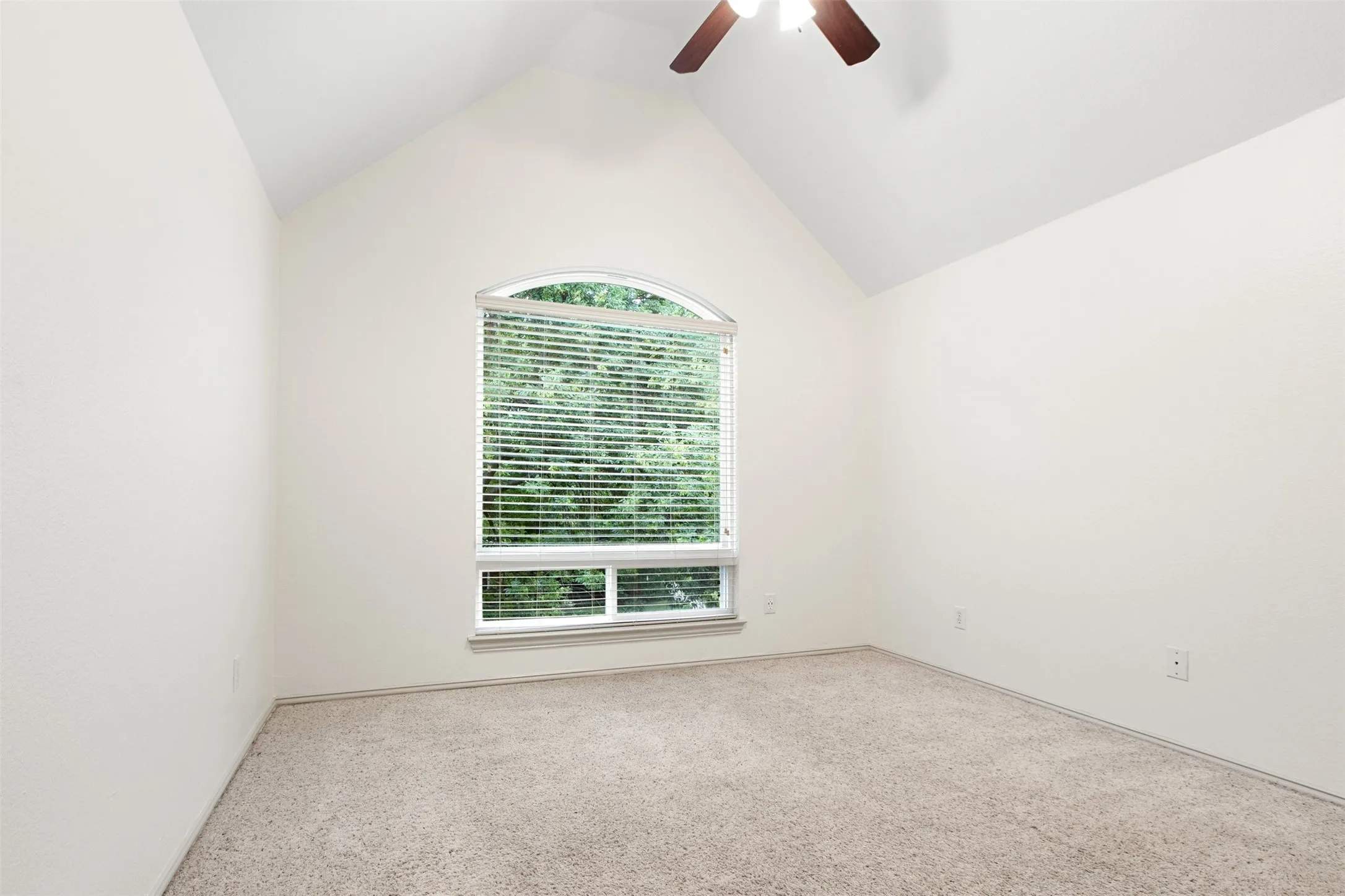 Single Family Residence For Sale in Dallas County , 966 Burns Crossing, Coppell, Texas 75019, 5 Bedroom, 5 Bathroom, 2 Garage spaces, 3,779 Sqft, built in 1994, mls#21332246, Real Estate Agent in Coppell, Homes For Sale in Dallas county, Homes For Sale in Coppell, Realtor in Coppell Texas, Real Estate Brokerage Independent Realty Texas, Luminita Cordes Realtor
