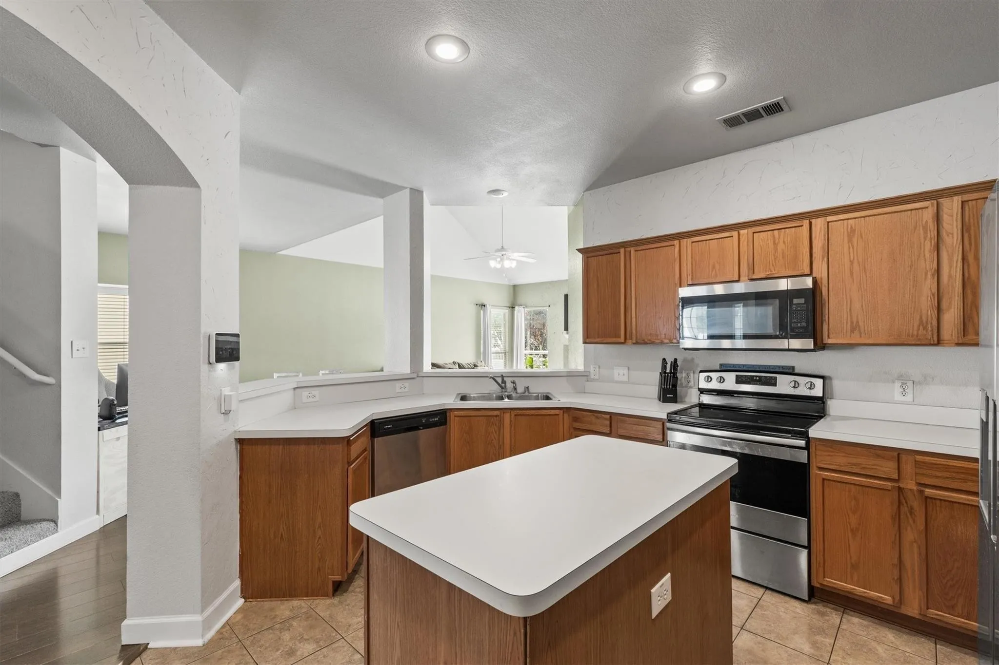 Eat-in kitchen open to the breakfast area