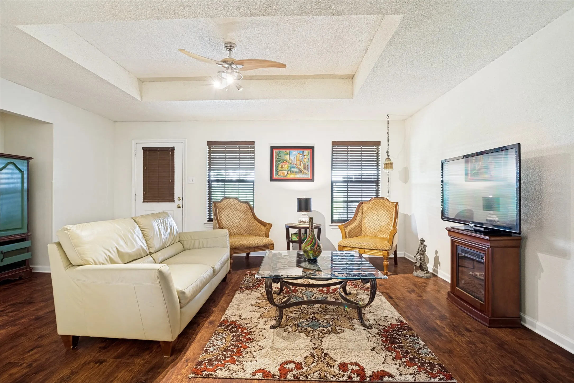 Single Family Residence For Sale in Hunt County , 3511 County Road 1108, Celeste, Texas 75423, 3 Bedroom, 3 Bathroom, 2 Garage spaces, 2,047 Sqft, built in 2006, Price $429,000, mls#21332237, Real Estate Agent in Celeste, Homes For Sale in Hunt county, Homes For Sale in Celeste, Realtor in Celeste Texas, Real Estate Brokerage Independent Realty Texas, Luminita Cordes Realtor
