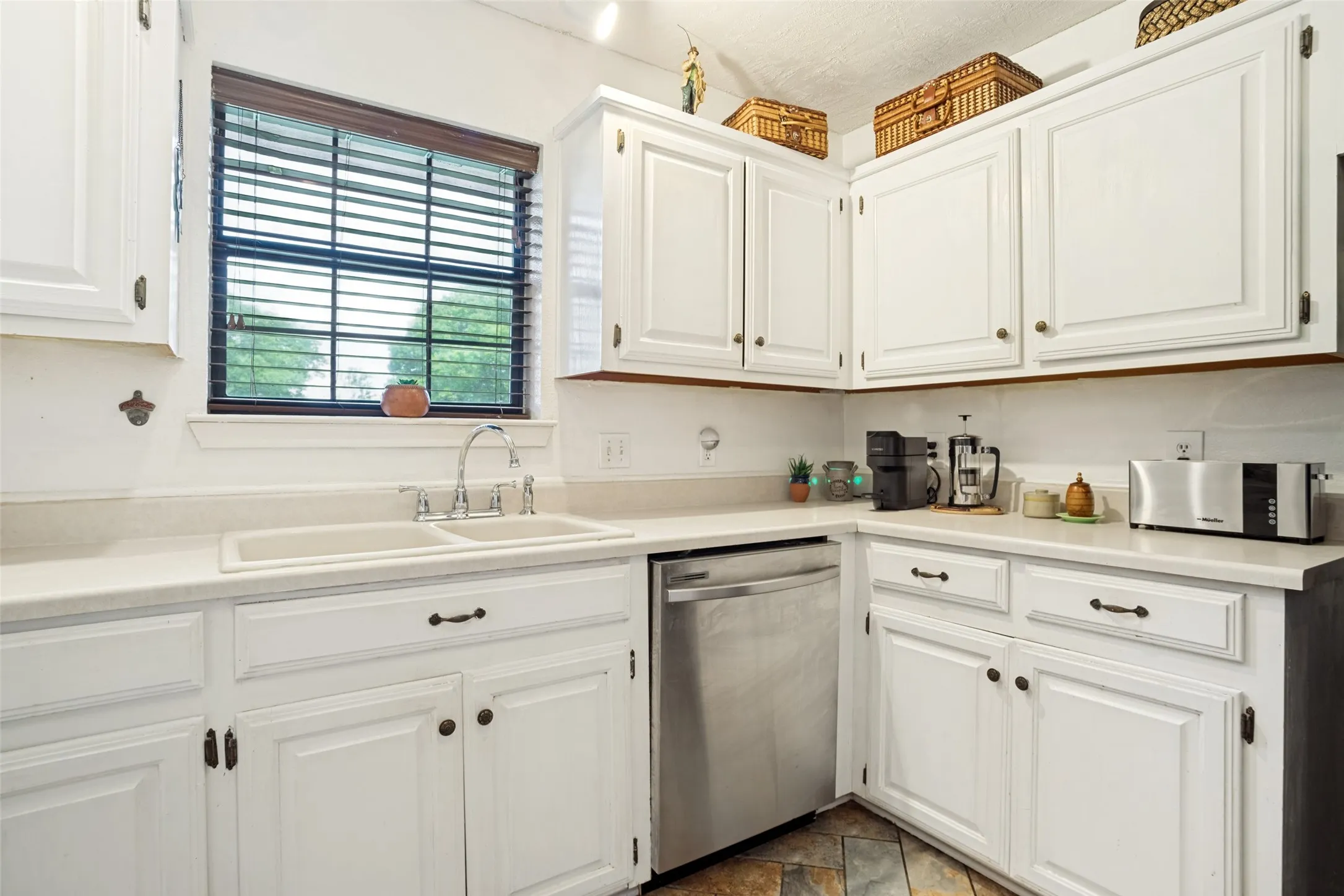 Single Family Residence For Sale in Hunt County , 3511 County Road 1108, Celeste, Texas 75423, 3 Bedroom, 3 Bathroom, 2 Garage spaces, 2,047 Sqft, built in 2006, Price $429,000, mls#21332237, Real Estate Agent in Celeste, Homes For Sale in Hunt county, Homes For Sale in Celeste, Realtor in Celeste Texas, Real Estate Brokerage Independent Realty Texas, Luminita Cordes Realtor