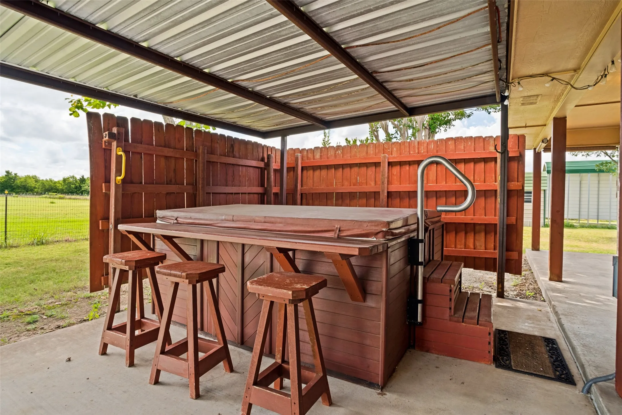 Hot Tub with Privacy
