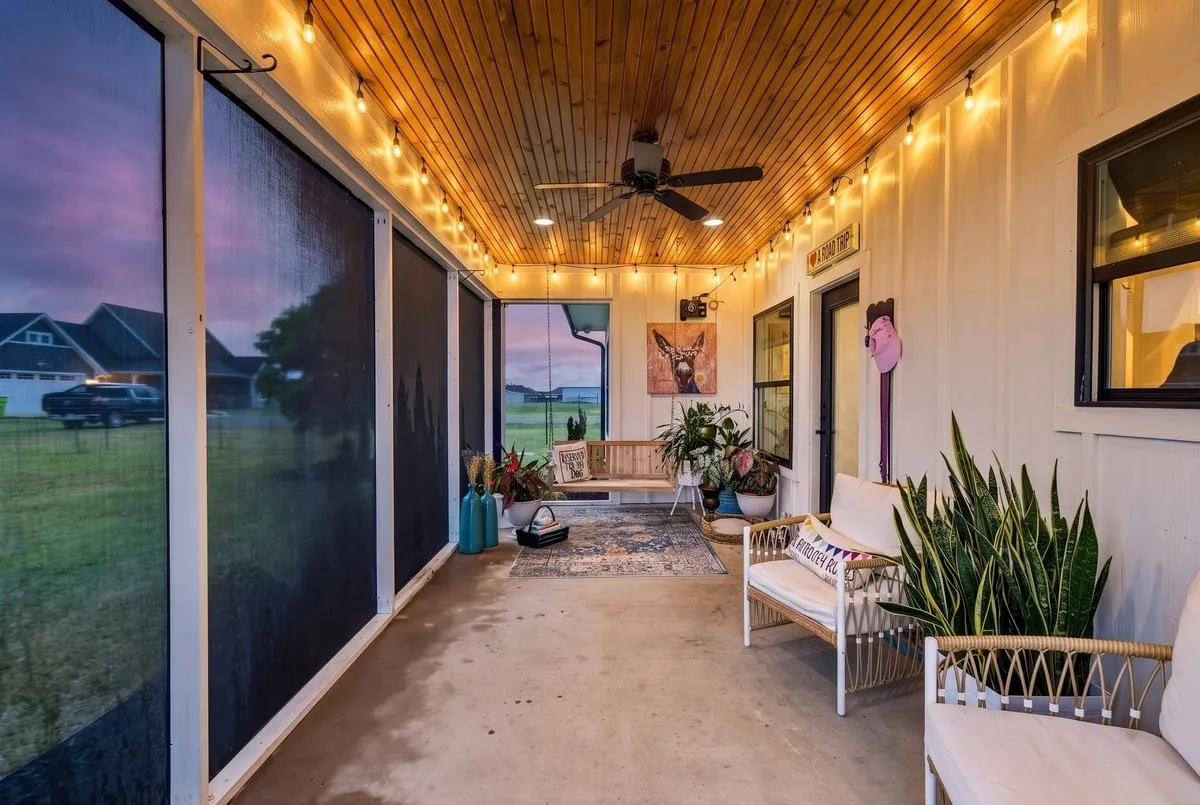 Single Family Residence For Sale in Kaufman County , 18220 County Road 4001, Mabank, Texas 75147, 3 Bedroom, 3 Bathroom, 2 Garage spaces, 1,989 Sqft, built in 2020, mls#21326772, Real Estate Agent in Mabank, Homes For Sale in Kaufman county, Homes For Sale in Mabank, Realtor in Mabank Texas, Real Estate Brokerage Independent Realty Texas, Luminita Cordes Realtor