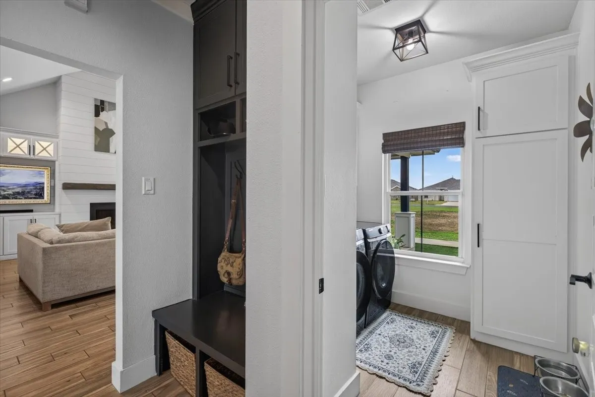 Single Family Residence For Sale in Kaufman County , 18220 County Road 4001, Mabank, Texas 75147, 3 Bedroom, 3 Bathroom, 2 Garage spaces, 1,989 Sqft, built in 2020, mls#21326772, Real Estate Agent in Mabank, Homes For Sale in Kaufman county, Homes For Sale in Mabank, Realtor in Mabank Texas, Real Estate Brokerage Independent Realty Texas, Luminita Cordes Realtor