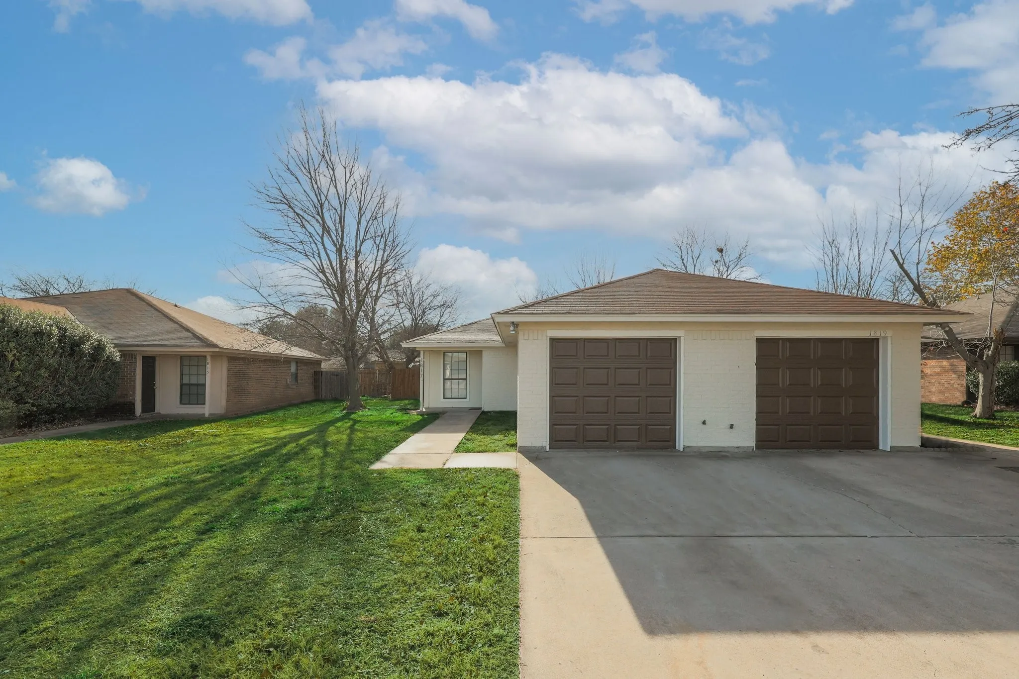 Duplex For Sale in Tarrant County , 1817 San Rafael Street, Fort Worth, Texas 76134, 4 Bedrooms, 2 Bathrooms, 2 Garage spaces, 0 Sqft, built in 1985, Price $349,000, mls#21332054, Real Estate Agent in Fort Worth, Homes For Sale in Tarrant county, Homes For Sale in Fort Worth, Realtor in Fort Worth Texas, Real Estate Brokerage Independent Realty Texas, Luminita Cordes Realtor