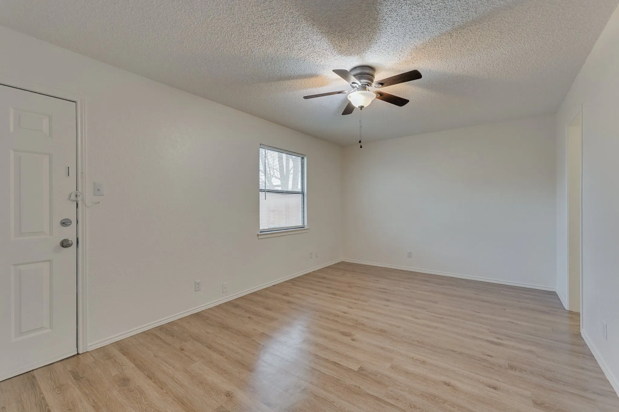 Duplex For Sale in Tarrant County , 1817 San Rafael Street, Fort Worth, Texas 76134, 4 Bedrooms, 2 Bathrooms, 2 Garage spaces, 0 Sqft, built in 1985, Price $349,000, mls#21332054, Real Estate Agent in Fort Worth, Homes For Sale in Tarrant county, Homes For Sale in Fort Worth, Realtor in Fort Worth Texas, Real Estate Brokerage Independent Realty Texas, Luminita Cordes Realtor