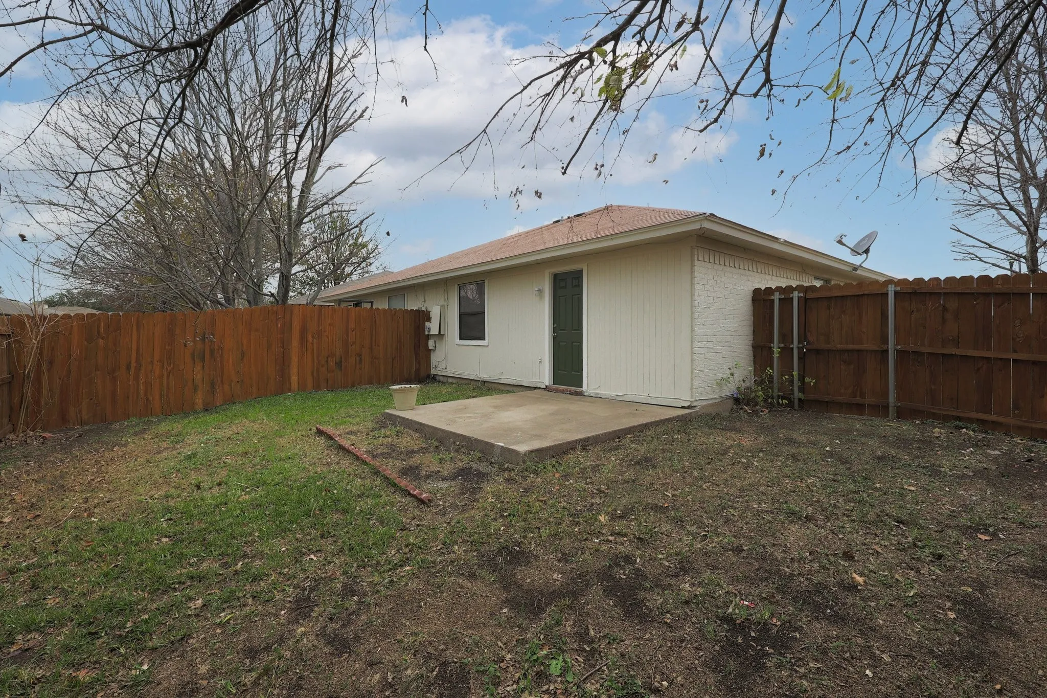 Duplex For Sale in Tarrant County , 1817 San Rafael Street, Fort Worth, Texas 76134, 4 Bedrooms, 2 Bathrooms, 2 Garage spaces, 0 Sqft, built in 1985, Price $349,000, mls#21332054, Real Estate Agent in Fort Worth, Homes For Sale in Tarrant county, Homes For Sale in Fort Worth, Realtor in Fort Worth Texas, Real Estate Brokerage Independent Realty Texas, Luminita Cordes Realtor