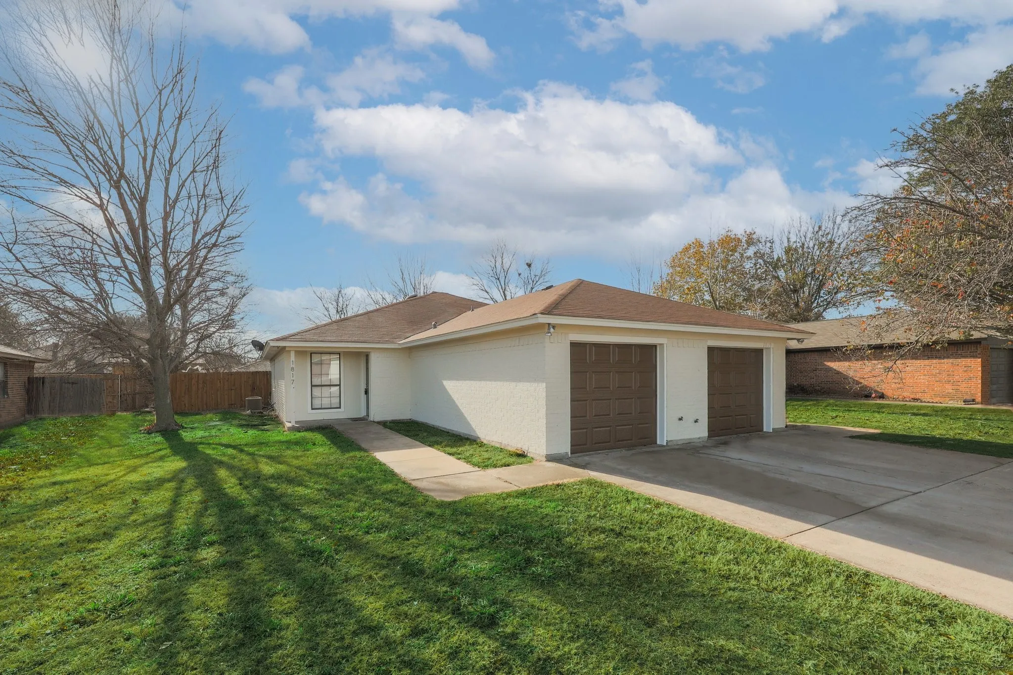 Duplex For Sale in Tarrant County , 1817 San Rafael Street, Fort Worth, Texas 76134, 4 Bedrooms, 2 Bathrooms, 2 Garage spaces, 0 Sqft, built in 1985, Price $349,000, mls#21332054, Real Estate Agent in Fort Worth, Homes For Sale in Tarrant county, Homes For Sale in Fort Worth, Realtor in Fort Worth Texas, Real Estate Brokerage Independent Realty Texas, Luminita Cordes Realtor