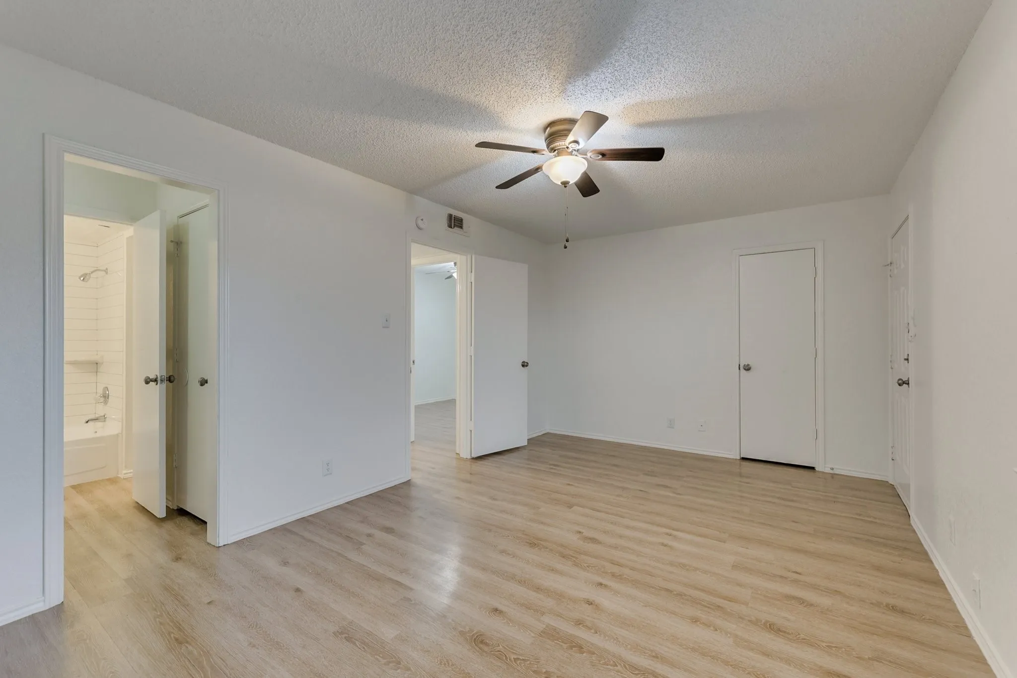 Duplex For Sale in Tarrant County , 1817 San Rafael Street, Fort Worth, Texas 76134, 4 Bedrooms, 2 Bathrooms, 2 Garage spaces, 0 Sqft, built in 1985, Price $349,000, mls#21332054, Real Estate Agent in Fort Worth, Homes For Sale in Tarrant county, Homes For Sale in Fort Worth, Realtor in Fort Worth Texas, Real Estate Brokerage Independent Realty Texas, Luminita Cordes Realtor