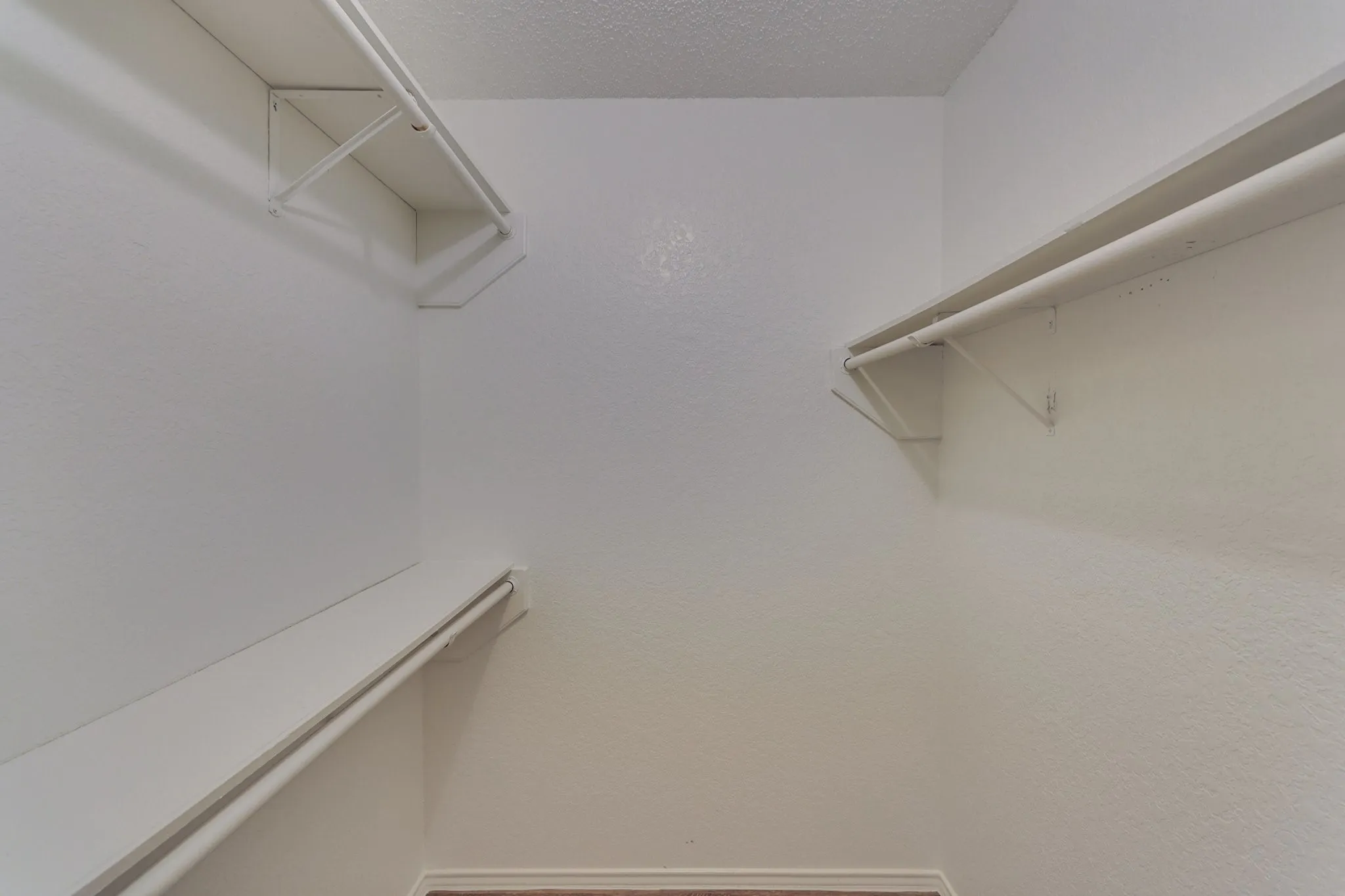 Duplex For Sale in Tarrant County , 1817 San Rafael Street, Fort Worth, Texas 76134, 4 Bedrooms, 2 Bathrooms, 2 Garage spaces, 0 Sqft, built in 1985, Price $349,000, mls#21332054, Real Estate Agent in Fort Worth, Homes For Sale in Tarrant county, Homes For Sale in Fort Worth, Realtor in Fort Worth Texas, Real Estate Brokerage Independent Realty Texas, Luminita Cordes Realtor