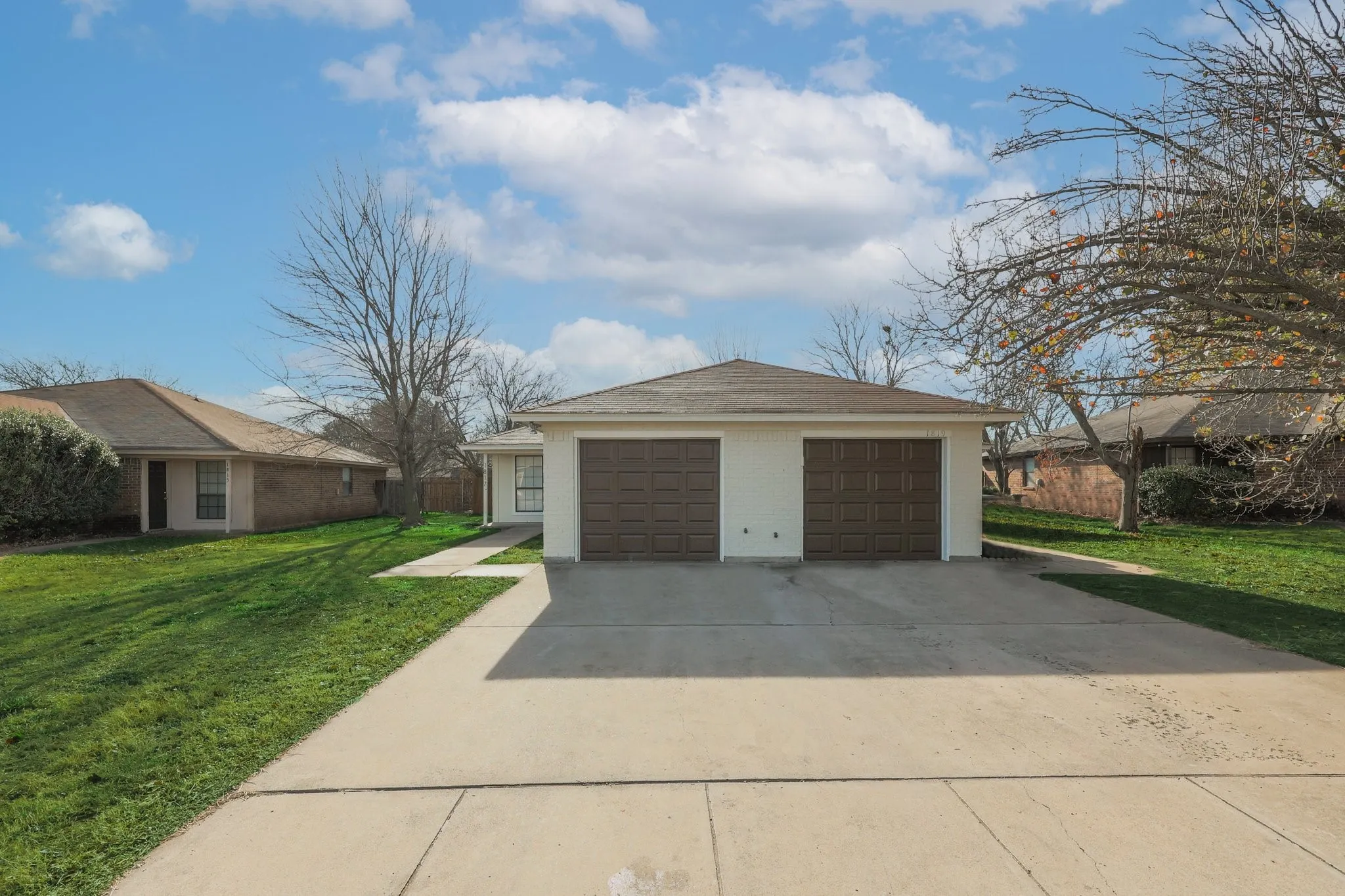 Duplex For Sale in Tarrant County , 1817 San Rafael Street, Fort Worth, Texas 76134, 4 Bedrooms, 2 Bathrooms, 2 Garage spaces, 0 Sqft, built in 1985, Price $349,000, mls#21332054, Real Estate Agent in Fort Worth, Homes For Sale in Tarrant county, Homes For Sale in Fort Worth, Realtor in Fort Worth Texas, Real Estate Brokerage Independent Realty Texas, Luminita Cordes Realtor