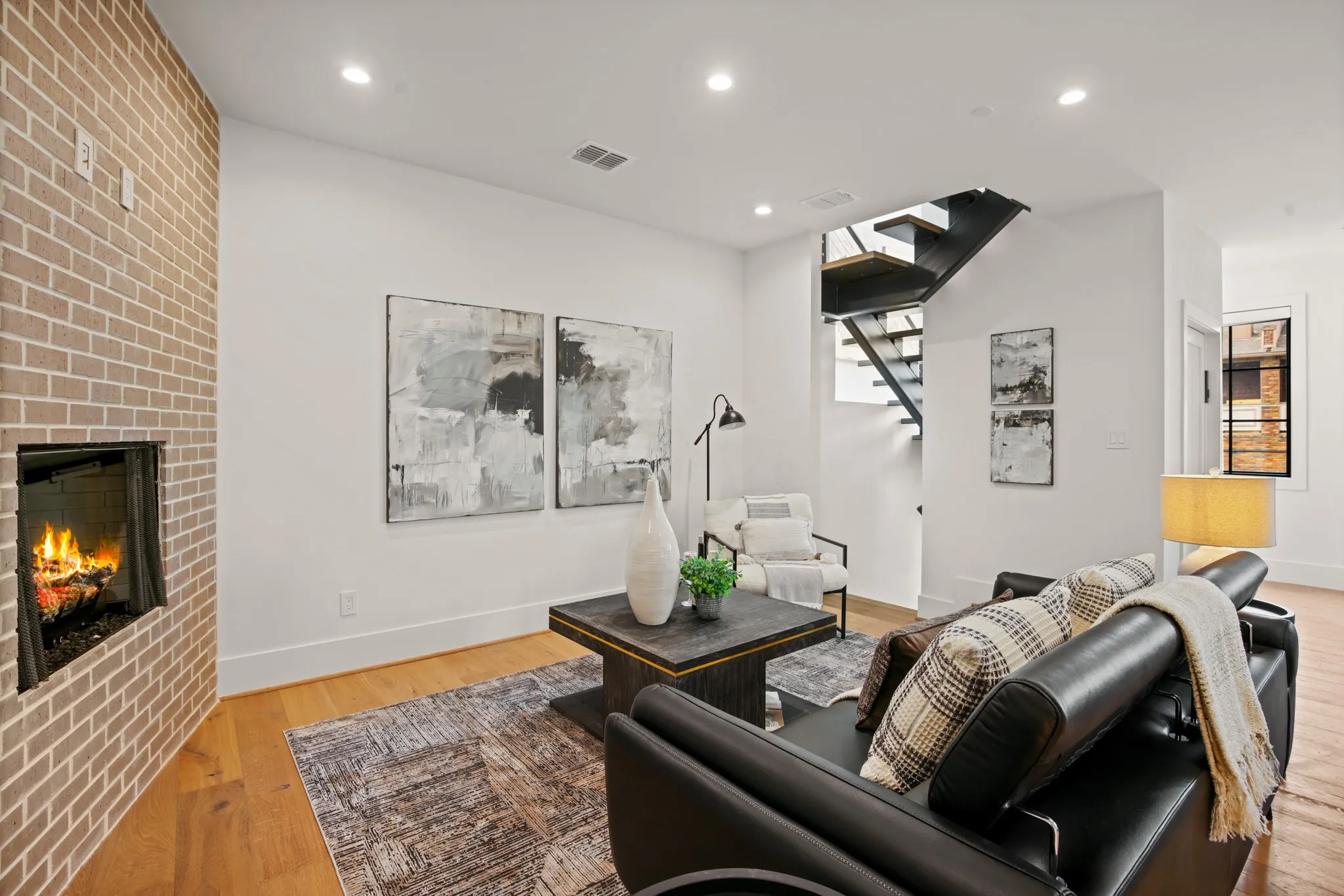 Townhouse For Rent in Dallas County , 3428 Daniel Avenue 3, University Park, Texas 75205, 3 Bedroom, 3 Bathroom, 2 Garage spaces, 1,917 Sqft, built in 2023, mls#21325372, Real Estate Agent in University Park, Homes For Rent in Dallas county, Homes For Rent in University Park, Realtor in University Park Texas, Real Estate Brokerage Independent Realty Texas, Luminita Cordes Realtor