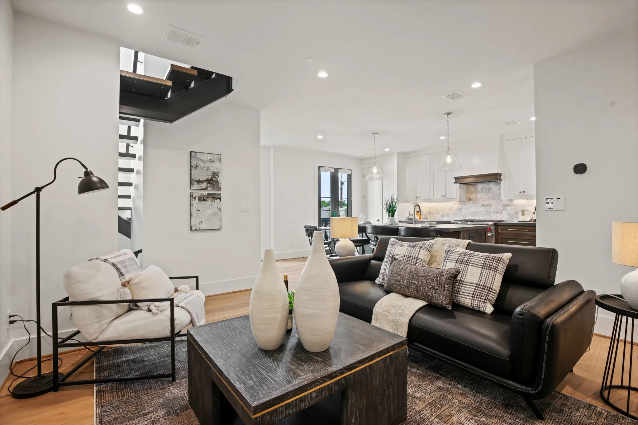 Townhouse For Rent in Dallas County , 3428 Daniel Avenue 3, University Park, Texas 75205, 3 Bedroom, 3 Bathroom, 2 Garage spaces, 1,917 Sqft, built in 2023, mls#21325372, Real Estate Agent in University Park, Homes For Rent in Dallas county, Homes For Rent in University Park, Realtor in University Park Texas, Real Estate Brokerage Independent Realty Texas, Luminita Cordes Realtor