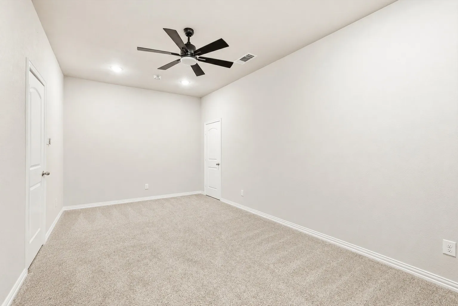 Permitted bonus room upstairs, second office, playroom, ETC