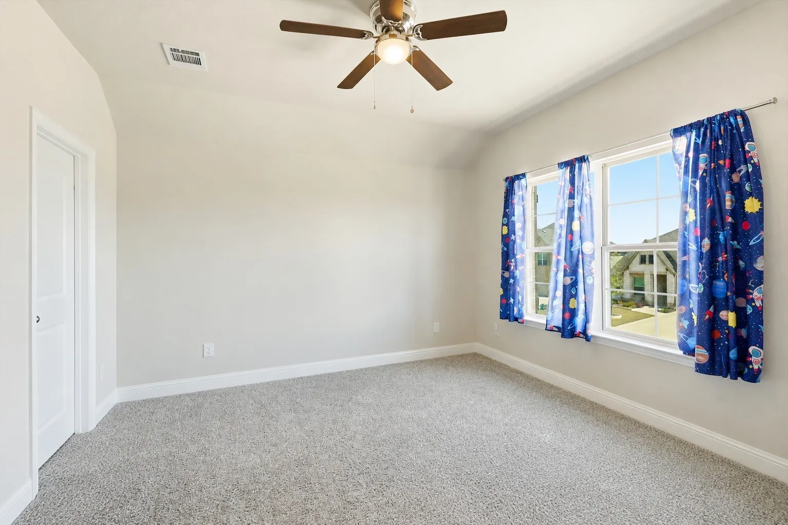 Single Family Residence For Rent in Denton County , 4132 Kyles Landing Drive, Hickory Creek, Texas 75065, 4 Bedroom, 3 Bathroom, 3 Garage spaces, 3,257 Sqft, built in 2022, mls#21332320, Real Estate Agent in Hickory Creek, Homes For Rent in Denton county, Homes For Rent in Hickory Creek, Realtor in Hickory Creek Texas, Real Estate Brokerage Independent Realty Texas, Luminita Cordes Realtor