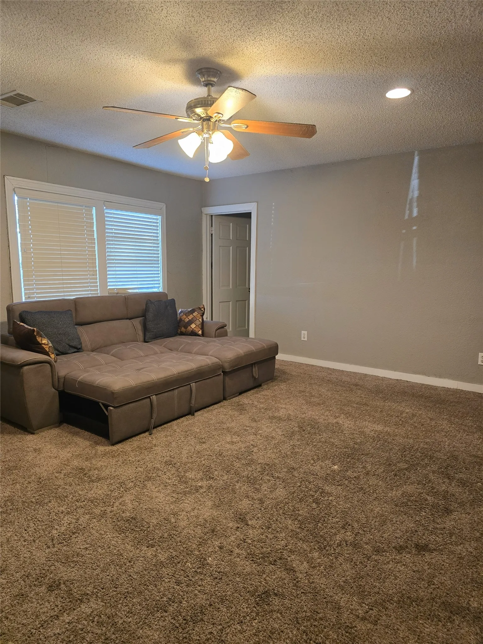 Single Family Residence For Sale in Dallas County , 107 Fisk Road, Seagoville, Texas 75159, 3 Bedroom, 2 Bathroom, Garage spaces, 1,482 Sqft, built in 1948, mls#21332326, Real Estate Agent in Seagoville, Homes For Sale in Dallas county, Homes For Sale in Seagoville, Realtor in Seagoville Texas, Real Estate Brokerage Independent Realty Texas, Luminita Cordes Realtor