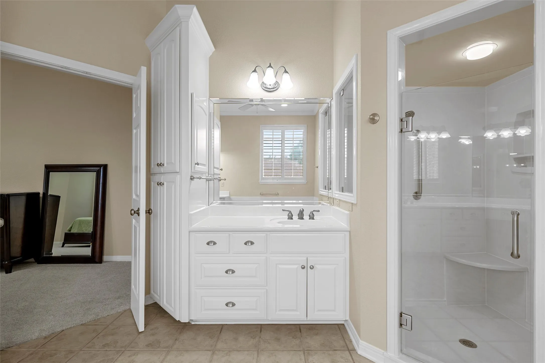 Single Family Residence For Sale in Mc Lennan County , 100 Laurel Oaks Lane, Crawford, Texas 76638, 4 Bedroom, 4 Bathroom, 3 Garage spaces, 3,492 Sqft, built in 2002, mls#21332130, Real Estate Agent in Crawford, Homes For Sale in Mc Lennan county, Homes For Sale in Crawford, Realtor in Crawford Texas, Real Estate Brokerage Independent Realty Texas, Luminita Cordes Realtor