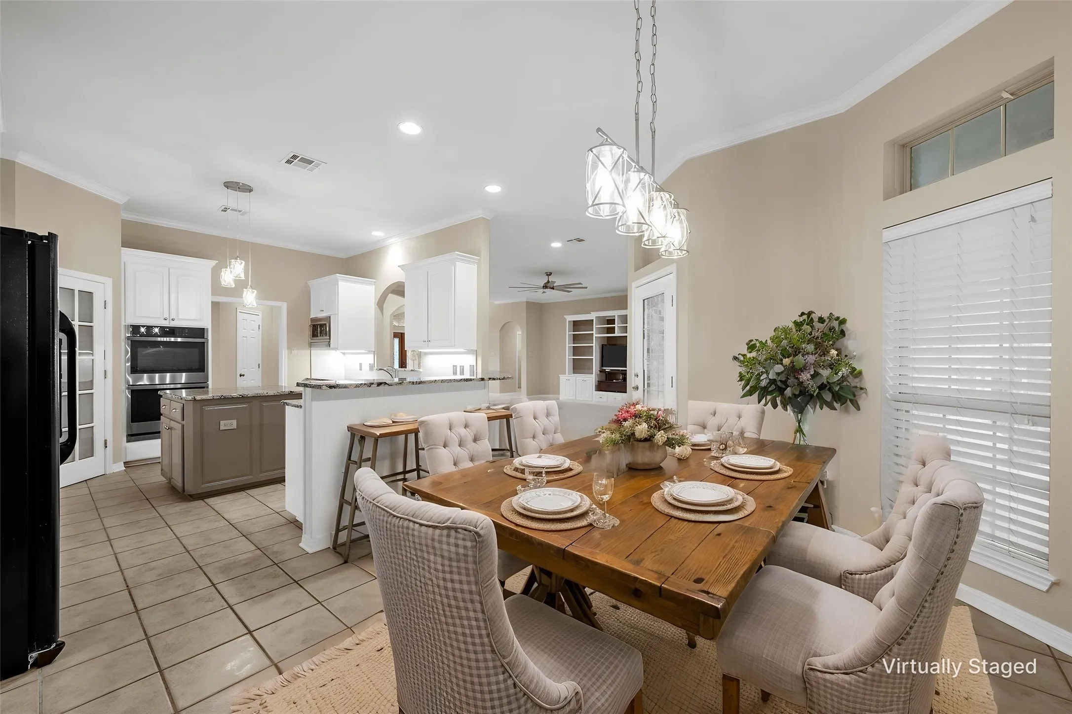 Single Family Residence For Sale in Mc Lennan County , 100 Laurel Oaks Lane, Crawford, Texas 76638, 4 Bedroom, 4 Bathroom, 3 Garage spaces, 3,492 Sqft, built in 2002, mls#21332130, Real Estate Agent in Crawford, Homes For Sale in Mc Lennan county, Homes For Sale in Crawford, Realtor in Crawford Texas, Real Estate Brokerage Independent Realty Texas, Luminita Cordes Realtor