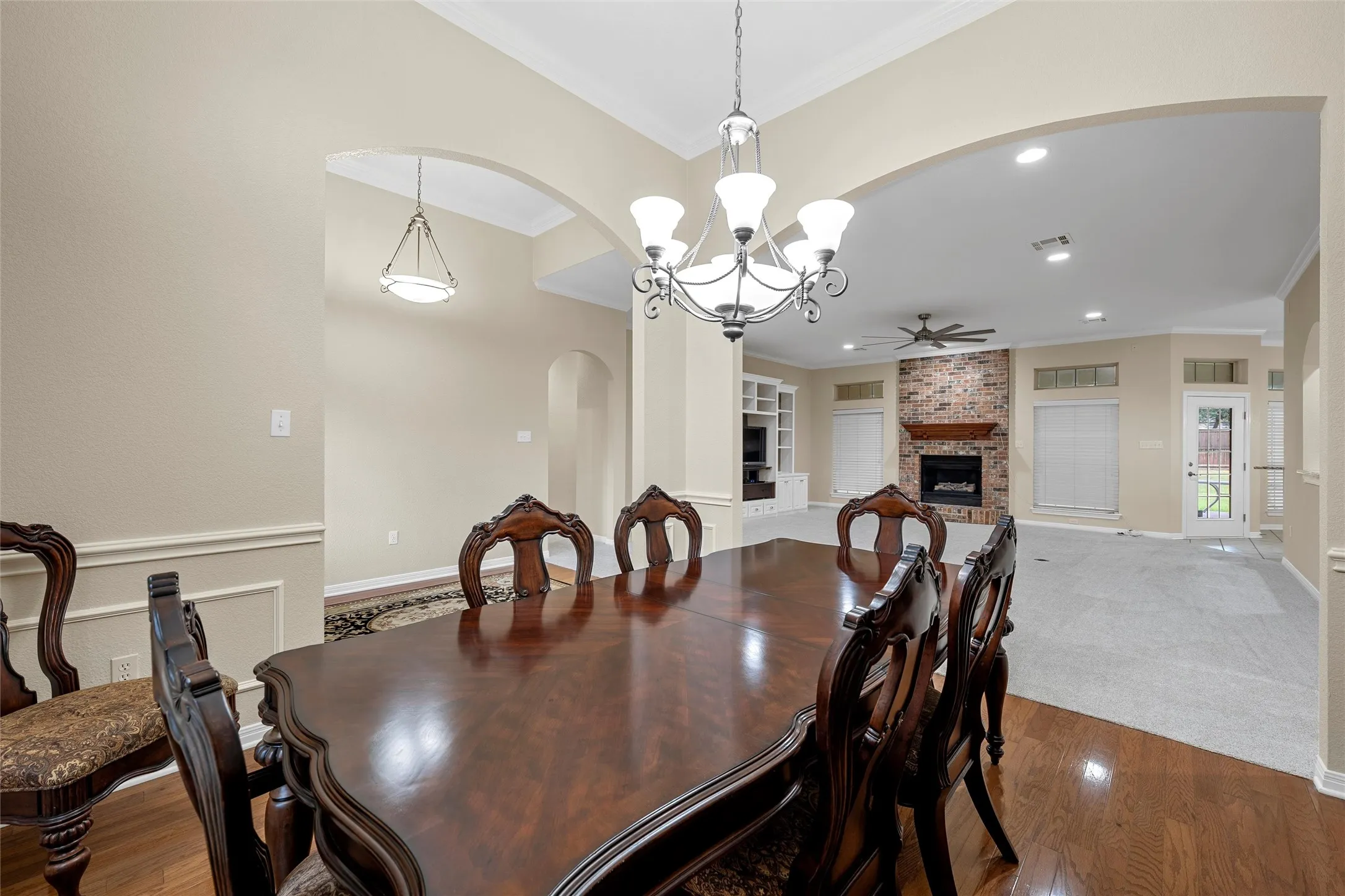 Single Family Residence For Sale in Mc Lennan County , 100 Laurel Oaks Lane, Crawford, Texas 76638, 4 Bedroom, 4 Bathroom, 3 Garage spaces, 3,492 Sqft, built in 2002, mls#21332130, Real Estate Agent in Crawford, Homes For Sale in Mc Lennan county, Homes For Sale in Crawford, Realtor in Crawford Texas, Real Estate Brokerage Independent Realty Texas, Luminita Cordes Realtor
