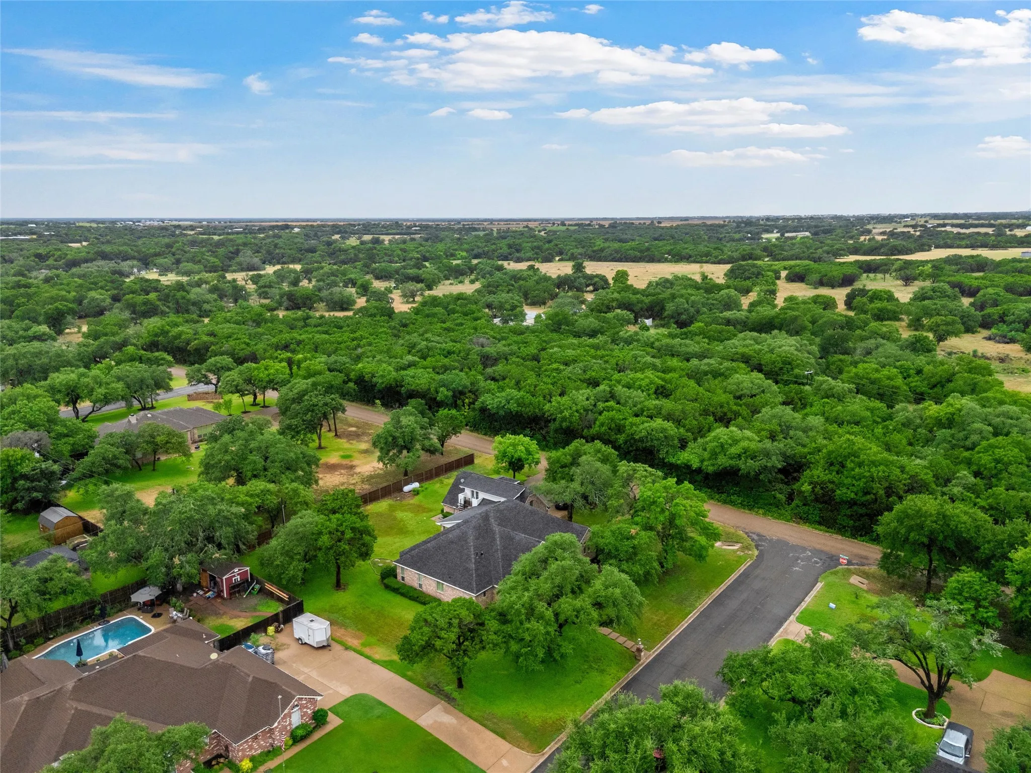 Single Family Residence For Sale in Mc Lennan County , 100 Laurel Oaks Lane, Crawford, Texas 76638, 4 Bedroom, 4 Bathroom, 3 Garage spaces, 3,492 Sqft, built in 2002, mls#21332130, Real Estate Agent in Crawford, Homes For Sale in Mc Lennan county, Homes For Sale in Crawford, Realtor in Crawford Texas, Real Estate Brokerage Independent Realty Texas, Luminita Cordes Realtor