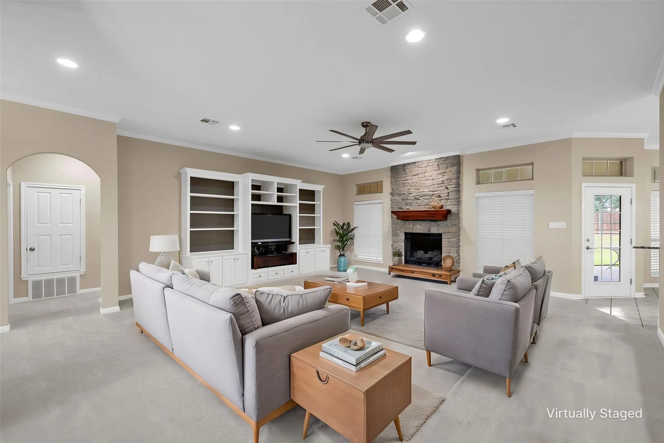 Single Family Residence For Sale in Mc Lennan County , 100 Laurel Oaks Lane, Crawford, Texas 76638, 4 Bedroom, 4 Bathroom, 3 Garage spaces, 3,492 Sqft, built in 2002, mls#21332130, Real Estate Agent in Crawford, Homes For Sale in Mc Lennan county, Homes For Sale in Crawford, Realtor in Crawford Texas, Real Estate Brokerage Independent Realty Texas, Luminita Cordes Realtor