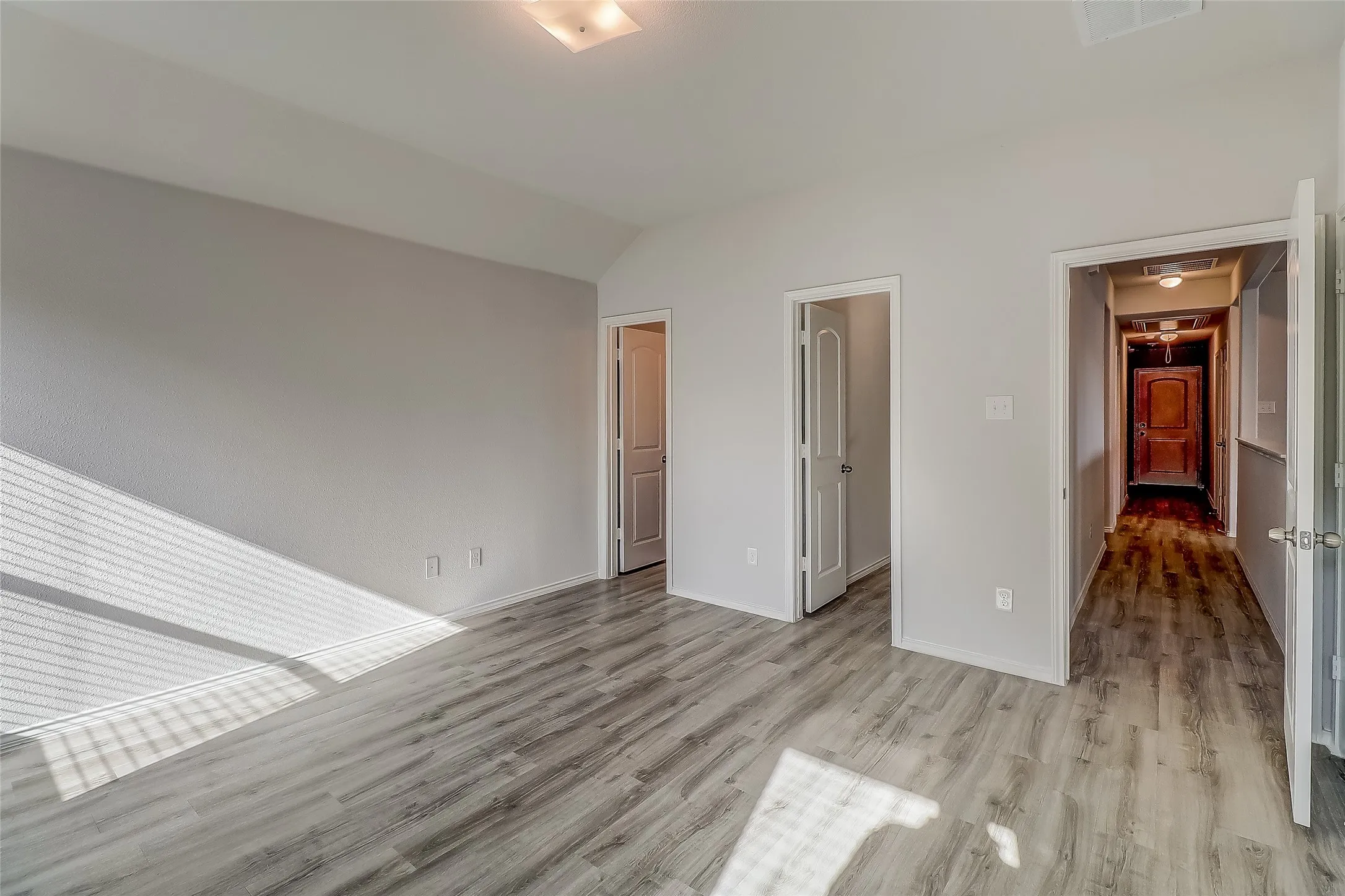 Single Family Residence For Rent in Ellis County , 1601 Oriole Drive, Ennis, Texas 75119, 3 Bedroom, 2 Bathroom, 2 Garage spaces, 1,398 Sqft, built in 2019, mls#21332353, Real Estate Agent in Ennis, Homes For Rent in Ellis county, Homes For Rent in Ennis, Realtor in Ennis Texas, Real Estate Brokerage Independent Realty Texas, Luminita Cordes Realtor