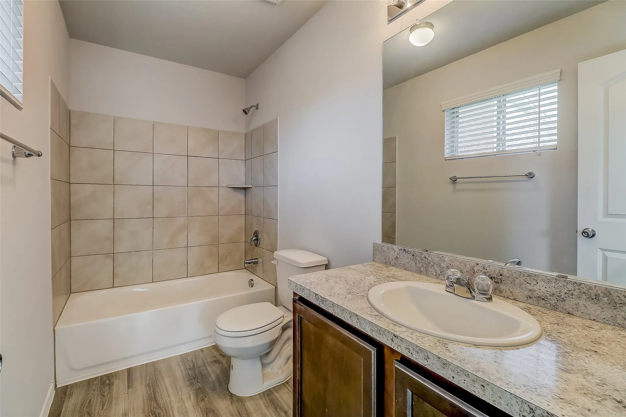 Single Family Residence For Rent in Ellis County , 1601 Oriole Drive, Ennis, Texas 75119, 3 Bedroom, 2 Bathroom, 2 Garage spaces, 1,398 Sqft, built in 2019, mls#21332353, Real Estate Agent in Ennis, Homes For Rent in Ellis county, Homes For Rent in Ennis, Realtor in Ennis Texas, Real Estate Brokerage Independent Realty Texas, Luminita Cordes Realtor