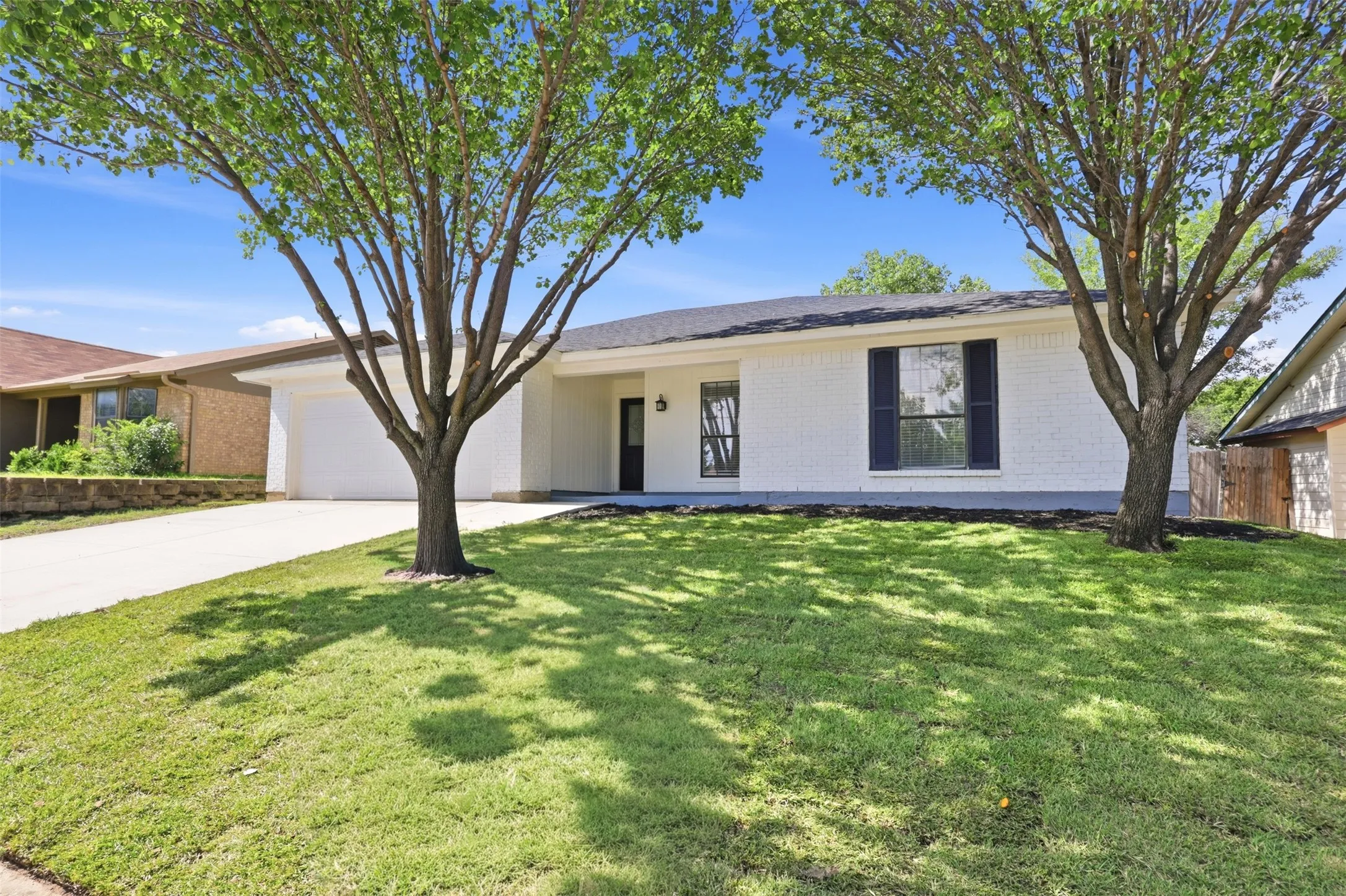 Single Family Residence For Sale in Tarrant County , 6461 Westridge Drive, Watauga, Texas 76148, 3 Bedroom, 2 Bathroom, 2 Garage spaces, 1,406 Sqft, built in 1982, mls#21332332, Real Estate Agent in Watauga, Homes For Sale in Tarrant county, Homes For Sale in Watauga, Realtor in Watauga Texas, Real Estate Brokerage Independent Realty Texas, Luminita Cordes Realtor