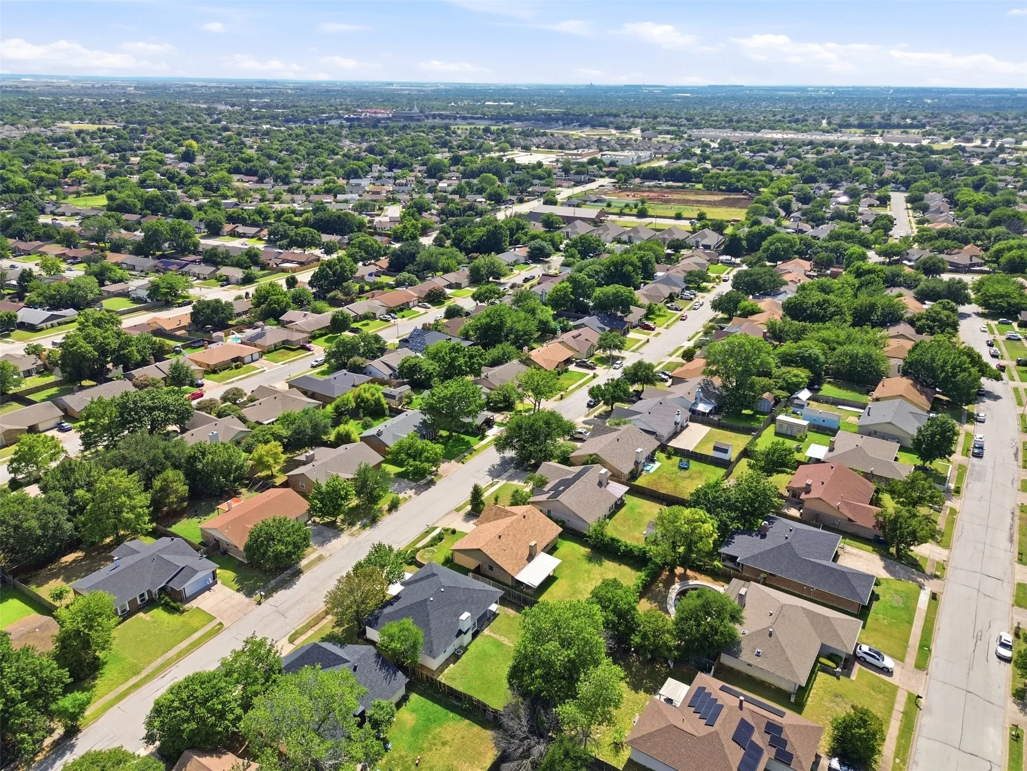Single Family Residence For Sale in Tarrant County , 6461 Westridge Drive, Watauga, Texas 76148, 3 Bedroom, 2 Bathroom, 2 Garage spaces, 1,406 Sqft, built in 1982, mls#21332332, Real Estate Agent in Watauga, Homes For Sale in Tarrant county, Homes For Sale in Watauga, Realtor in Watauga Texas, Real Estate Brokerage Independent Realty Texas, Luminita Cordes Realtor
