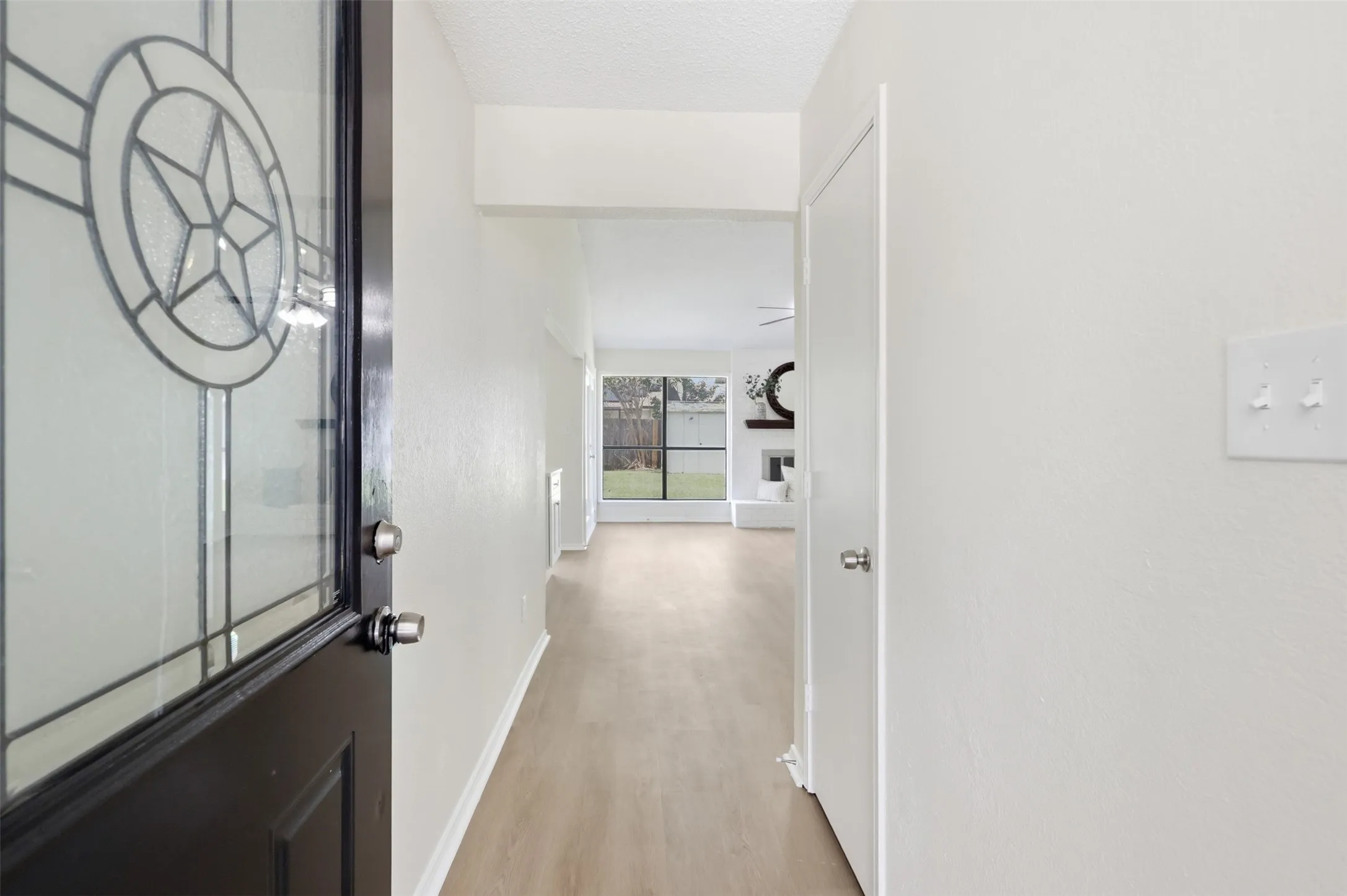 Single Family Residence For Sale in Tarrant County , 6461 Westridge Drive, Watauga, Texas 76148, 3 Bedroom, 2 Bathroom, 2 Garage spaces, 1,406 Sqft, built in 1982, mls#21332332, Real Estate Agent in Watauga, Homes For Sale in Tarrant county, Homes For Sale in Watauga, Realtor in Watauga Texas, Real Estate Brokerage Independent Realty Texas, Luminita Cordes Realtor