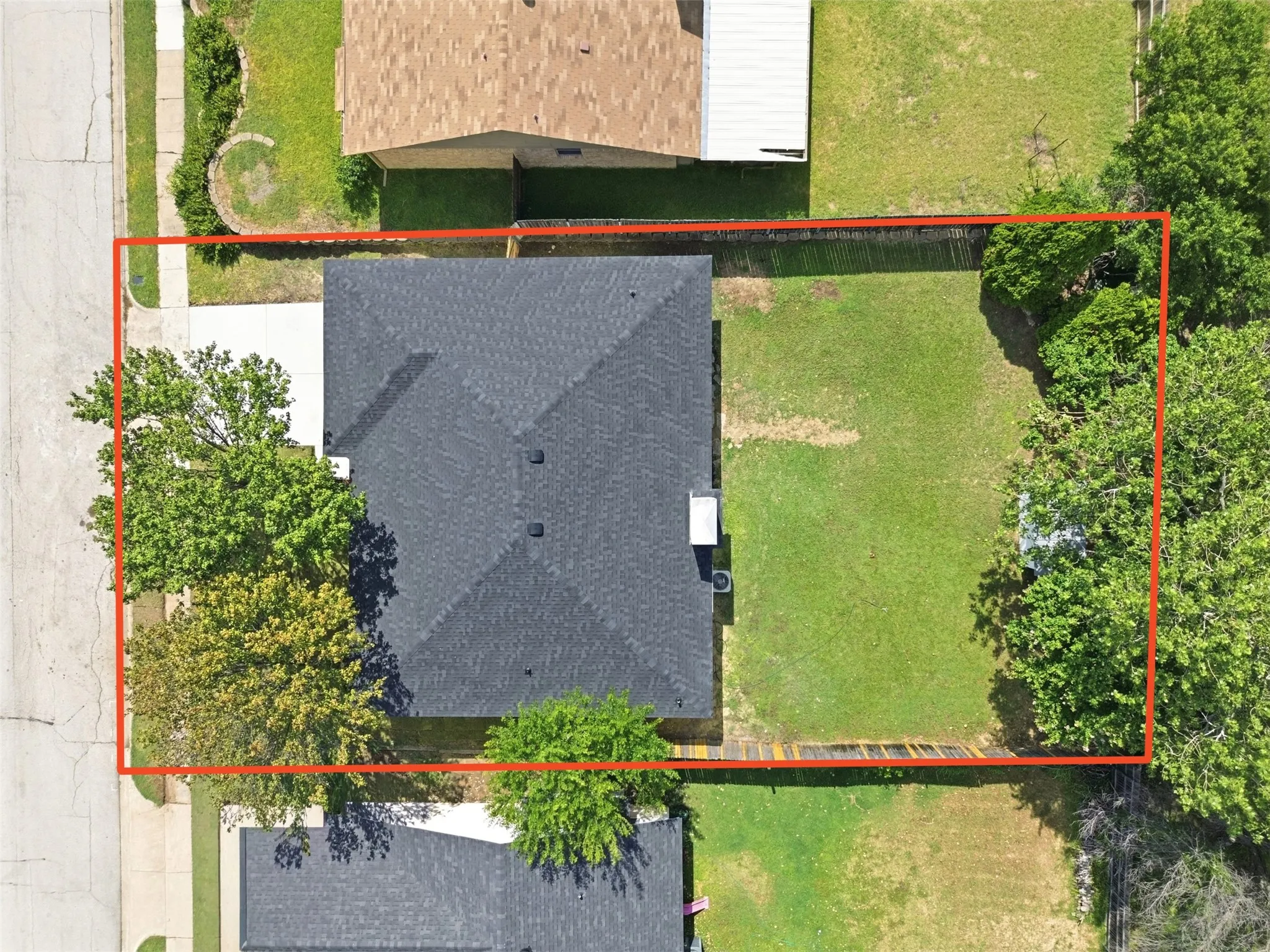Single Family Residence For Sale in Tarrant County , 6461 Westridge Drive, Watauga, Texas 76148, 3 Bedroom, 2 Bathroom, 2 Garage spaces, 1,406 Sqft, built in 1982, mls#21332332, Real Estate Agent in Watauga, Homes For Sale in Tarrant county, Homes For Sale in Watauga, Realtor in Watauga Texas, Real Estate Brokerage Independent Realty Texas, Luminita Cordes Realtor
