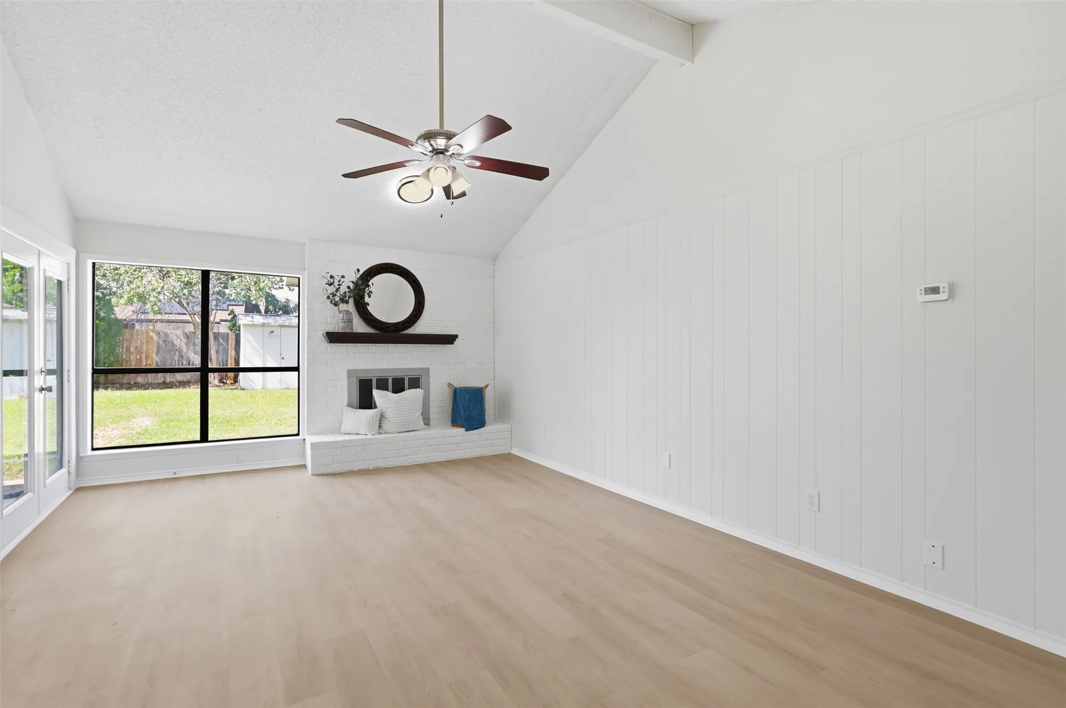 Single Family Residence For Sale in Tarrant County , 6461 Westridge Drive, Watauga, Texas 76148, 3 Bedroom, 2 Bathroom, 2 Garage spaces, 1,406 Sqft, built in 1982, mls#21332332, Real Estate Agent in Watauga, Homes For Sale in Tarrant county, Homes For Sale in Watauga, Realtor in Watauga Texas, Real Estate Brokerage Independent Realty Texas, Luminita Cordes Realtor