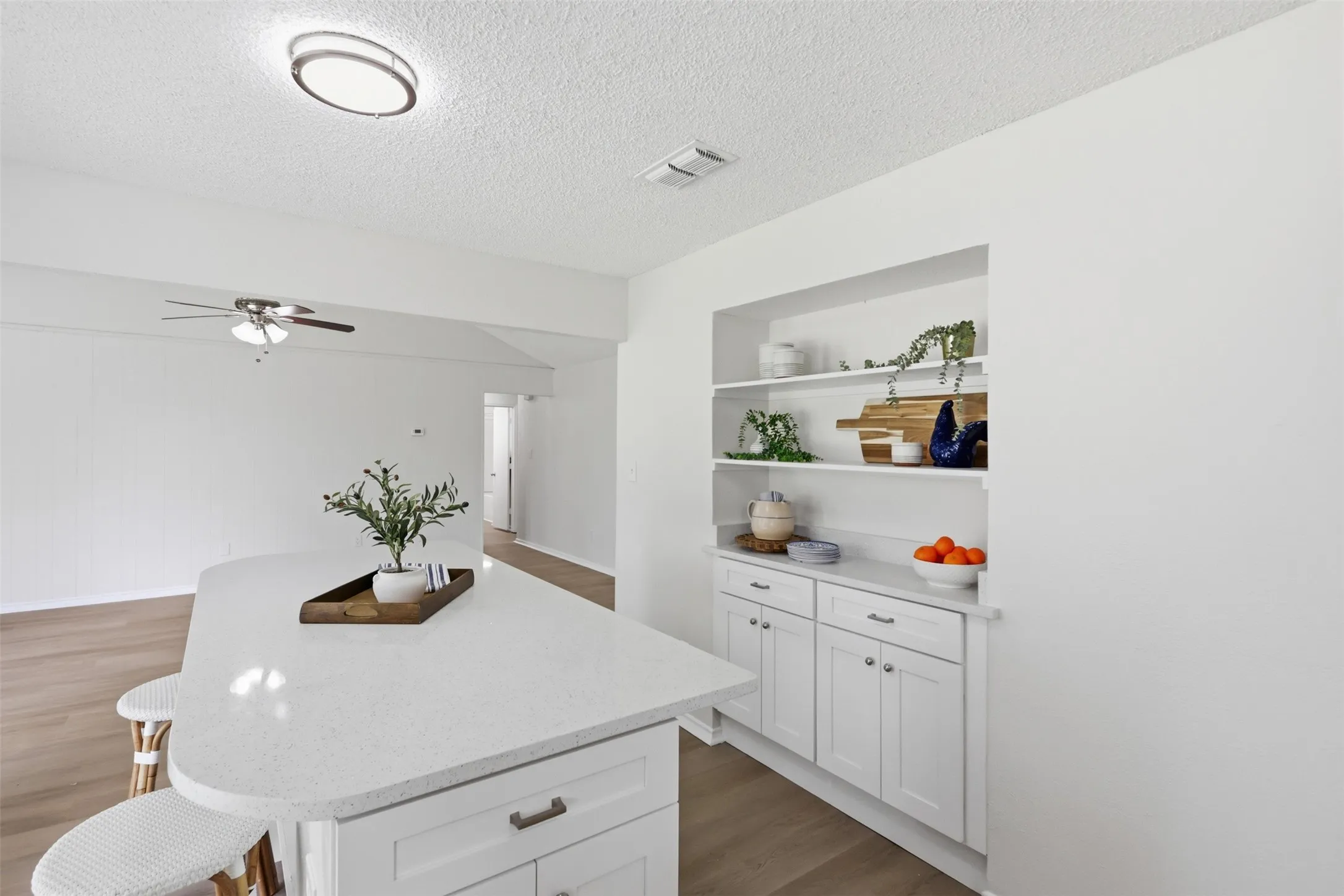 Single Family Residence For Sale in Tarrant County , 6461 Westridge Drive, Watauga, Texas 76148, 3 Bedroom, 2 Bathroom, 2 Garage spaces, 1,406 Sqft, built in 1982, mls#21332332, Real Estate Agent in Watauga, Homes For Sale in Tarrant county, Homes For Sale in Watauga, Realtor in Watauga Texas, Real Estate Brokerage Independent Realty Texas, Luminita Cordes Realtor