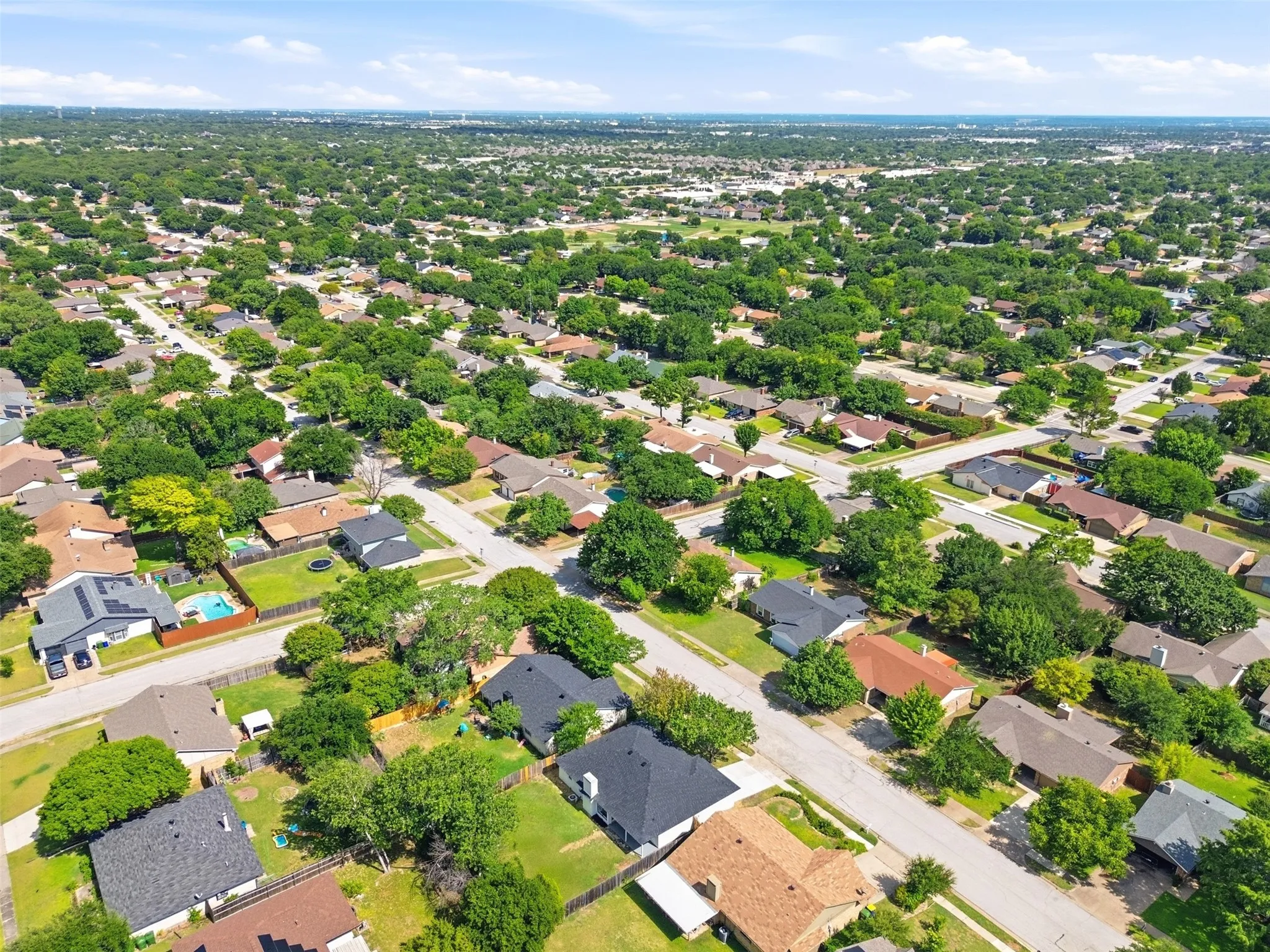 Single Family Residence For Sale in Tarrant County , 6461 Westridge Drive, Watauga, Texas 76148, 3 Bedroom, 2 Bathroom, 2 Garage spaces, 1,406 Sqft, built in 1982, mls#21332332, Real Estate Agent in Watauga, Homes For Sale in Tarrant county, Homes For Sale in Watauga, Realtor in Watauga Texas, Real Estate Brokerage Independent Realty Texas, Luminita Cordes Realtor