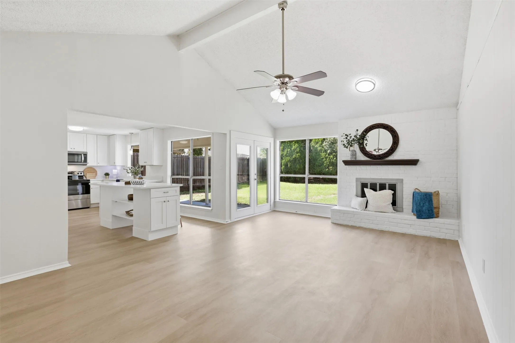 Single Family Residence For Sale in Tarrant County , 6461 Westridge Drive, Watauga, Texas 76148, 3 Bedroom, 2 Bathroom, 2 Garage spaces, 1,406 Sqft, built in 1982, mls#21332332, Real Estate Agent in Watauga, Homes For Sale in Tarrant county, Homes For Sale in Watauga, Realtor in Watauga Texas, Real Estate Brokerage Independent Realty Texas, Luminita Cordes Realtor