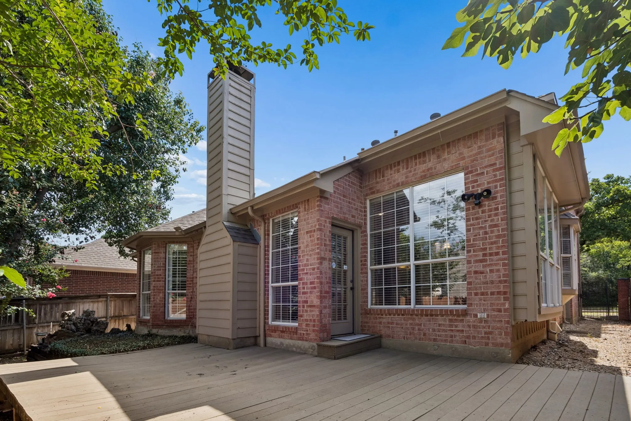 Single Family Residence For Sale in Tarrant County , 2623 Garden Ridge Lane, Arlington, Texas 76006, 4 Bedroom, 4 Bathroom, 2 Garage spaces, 2,879 Sqft, built in 1992, mls#21329346, Real Estate Agent in Arlington, Homes For Sale in Tarrant county, Homes For Sale in Arlington, Realtor in Arlington Texas, Real Estate Brokerage Independent Realty Texas, Luminita Cordes Realtor