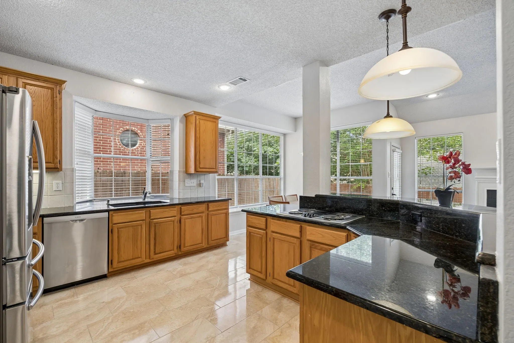 Single Family Residence For Sale in Tarrant County , 2623 Garden Ridge Lane, Arlington, Texas 76006, 4 Bedroom, 4 Bathroom, 2 Garage spaces, 2,879 Sqft, built in 1992, mls#21329346, Real Estate Agent in Arlington, Homes For Sale in Tarrant county, Homes For Sale in Arlington, Realtor in Arlington Texas, Real Estate Brokerage Independent Realty Texas, Luminita Cordes Realtor