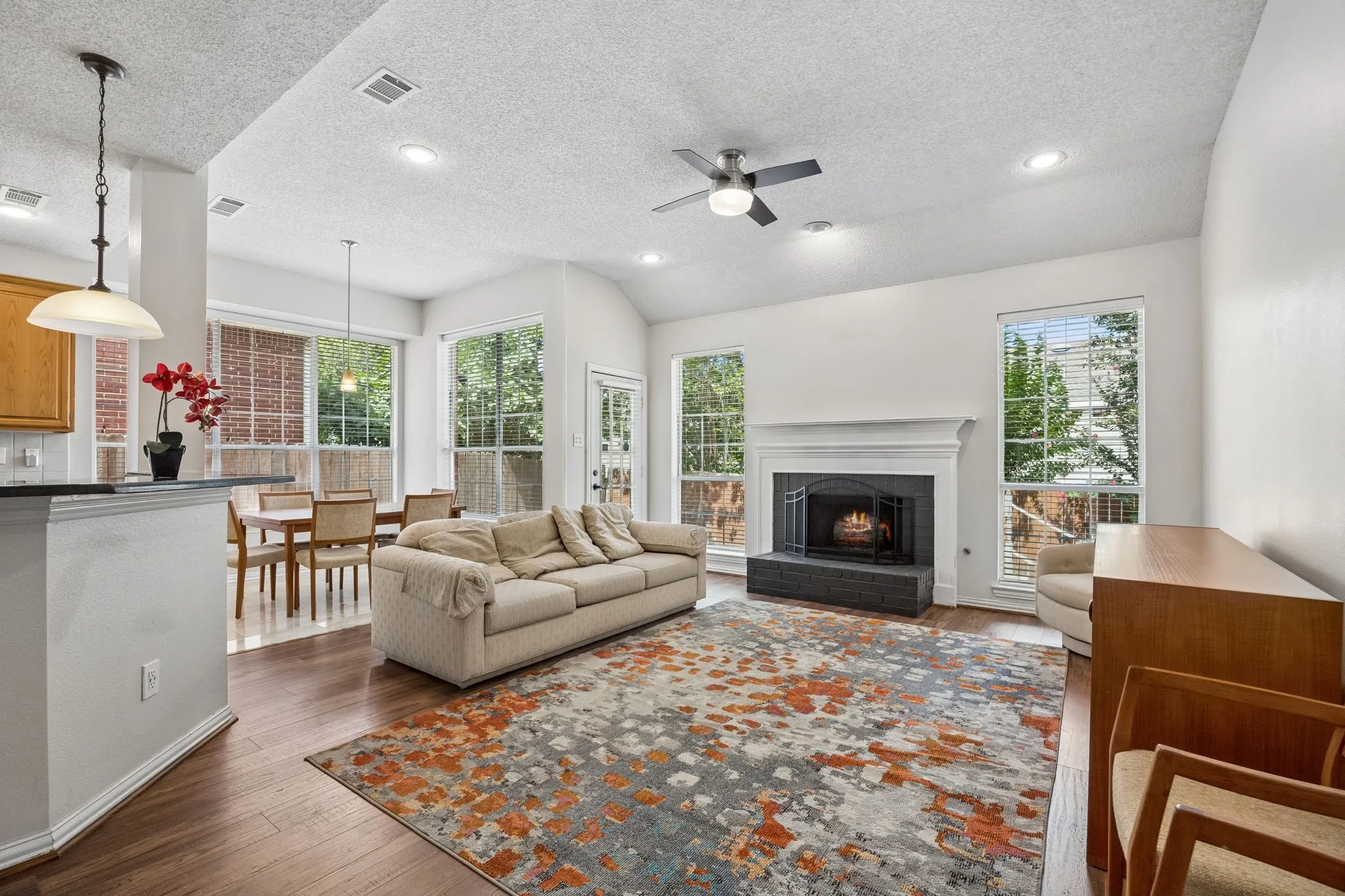Single Family Residence For Sale in Tarrant County , 2623 Garden Ridge Lane, Arlington, Texas 76006, 4 Bedroom, 4 Bathroom, 2 Garage spaces, 2,879 Sqft, built in 1992, mls#21329346, Real Estate Agent in Arlington, Homes For Sale in Tarrant county, Homes For Sale in Arlington, Realtor in Arlington Texas, Real Estate Brokerage Independent Realty Texas, Luminita Cordes Realtor