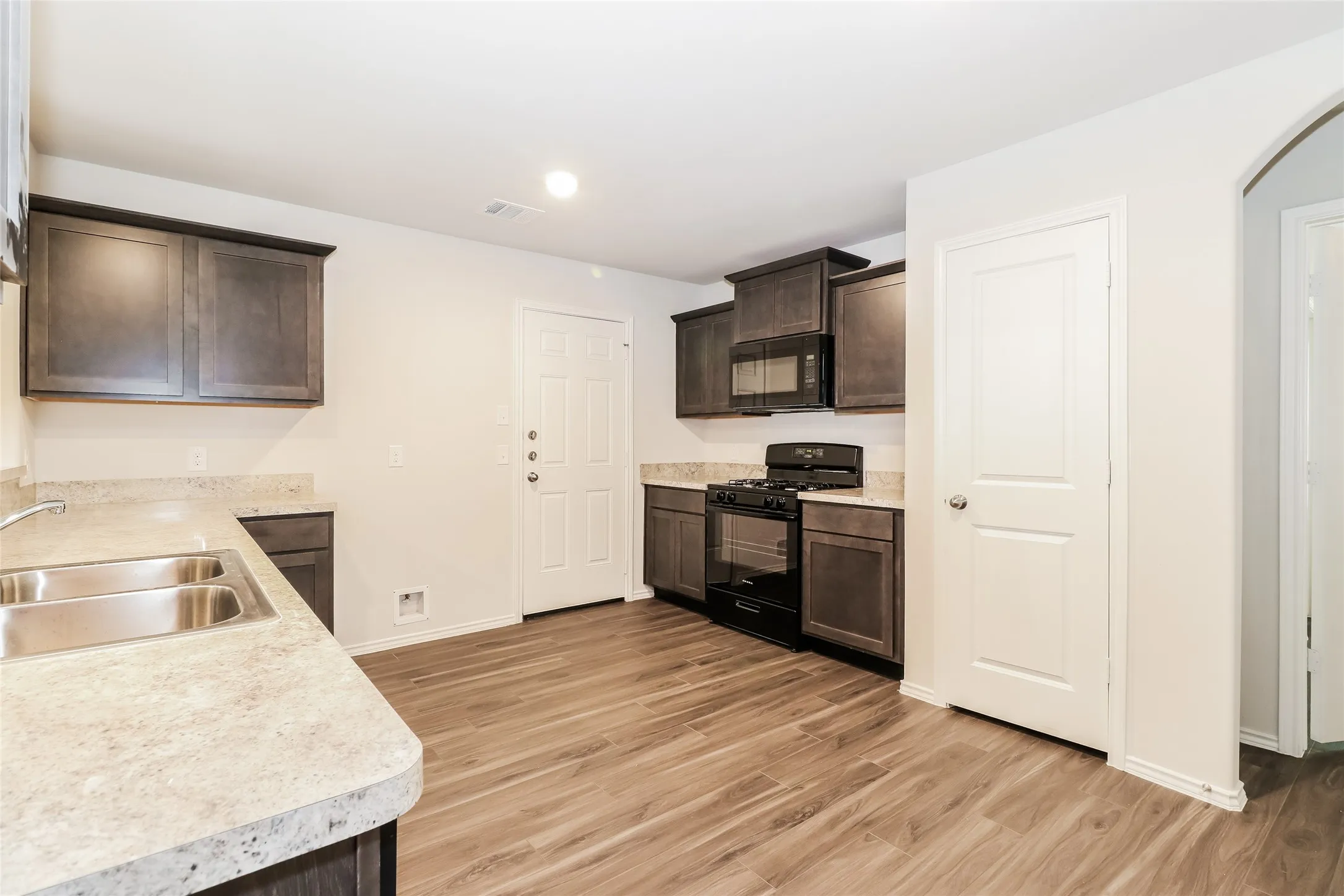 Single Family Residence For Rent in Tarrant County , 432 Woodhouse Way, Everman, Texas 76140, 3 Bedroom, 2 Bathroom, 2 Garage spaces, 1,407 Sqft, built in 2024, mls#21332386, Real Estate Agent in Everman, Homes For Rent in Tarrant county, Homes For Rent in Everman, Realtor in Everman Texas, Real Estate Brokerage Independent Realty Texas, Luminita Cordes Realtor