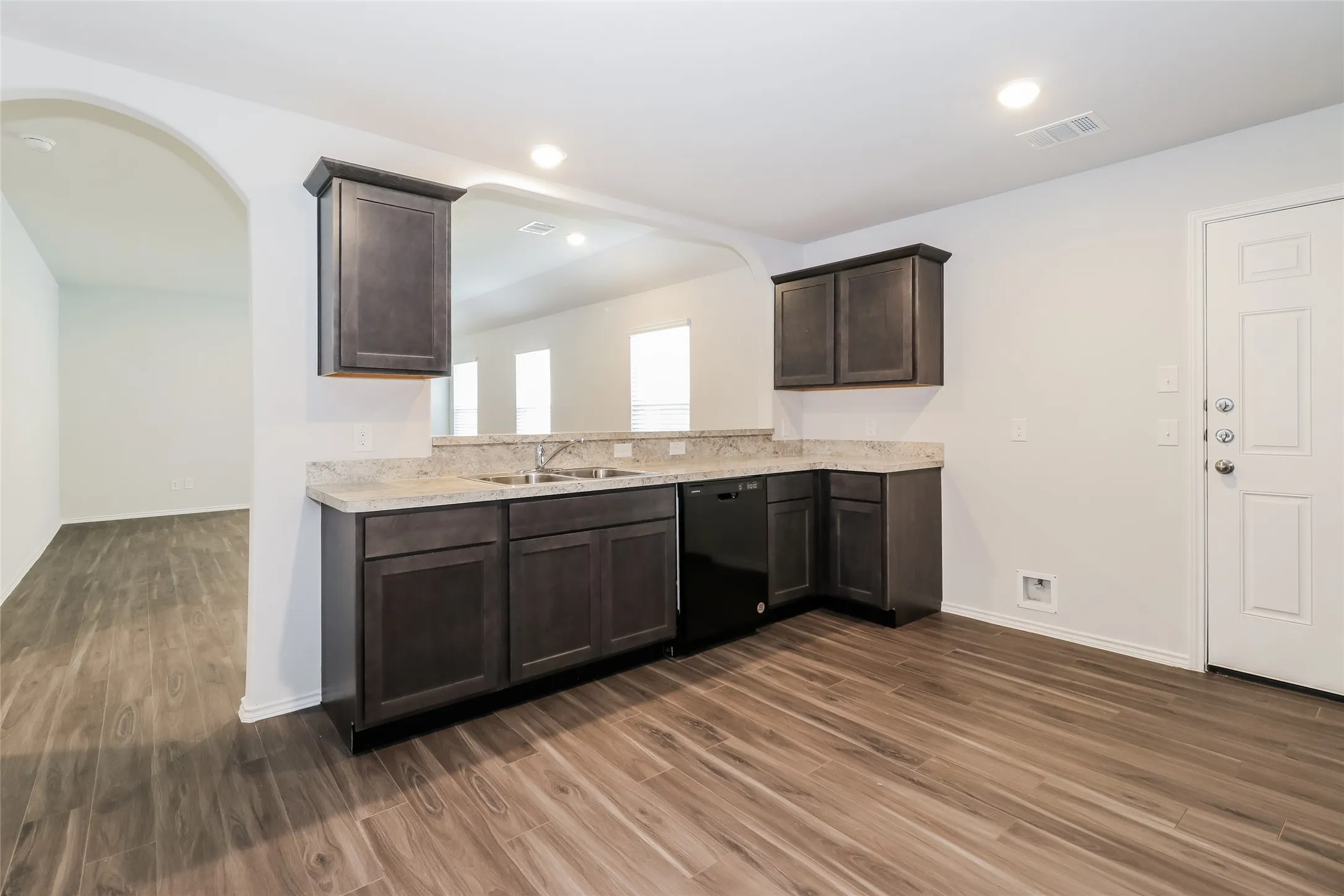 Single Family Residence For Rent in Tarrant County , 432 Woodhouse Way, Everman, Texas 76140, 3 Bedroom, 2 Bathroom, 2 Garage spaces, 1,407 Sqft, built in 2024, mls#21332386, Real Estate Agent in Everman, Homes For Rent in Tarrant county, Homes For Rent in Everman, Realtor in Everman Texas, Real Estate Brokerage Independent Realty Texas, Luminita Cordes Realtor