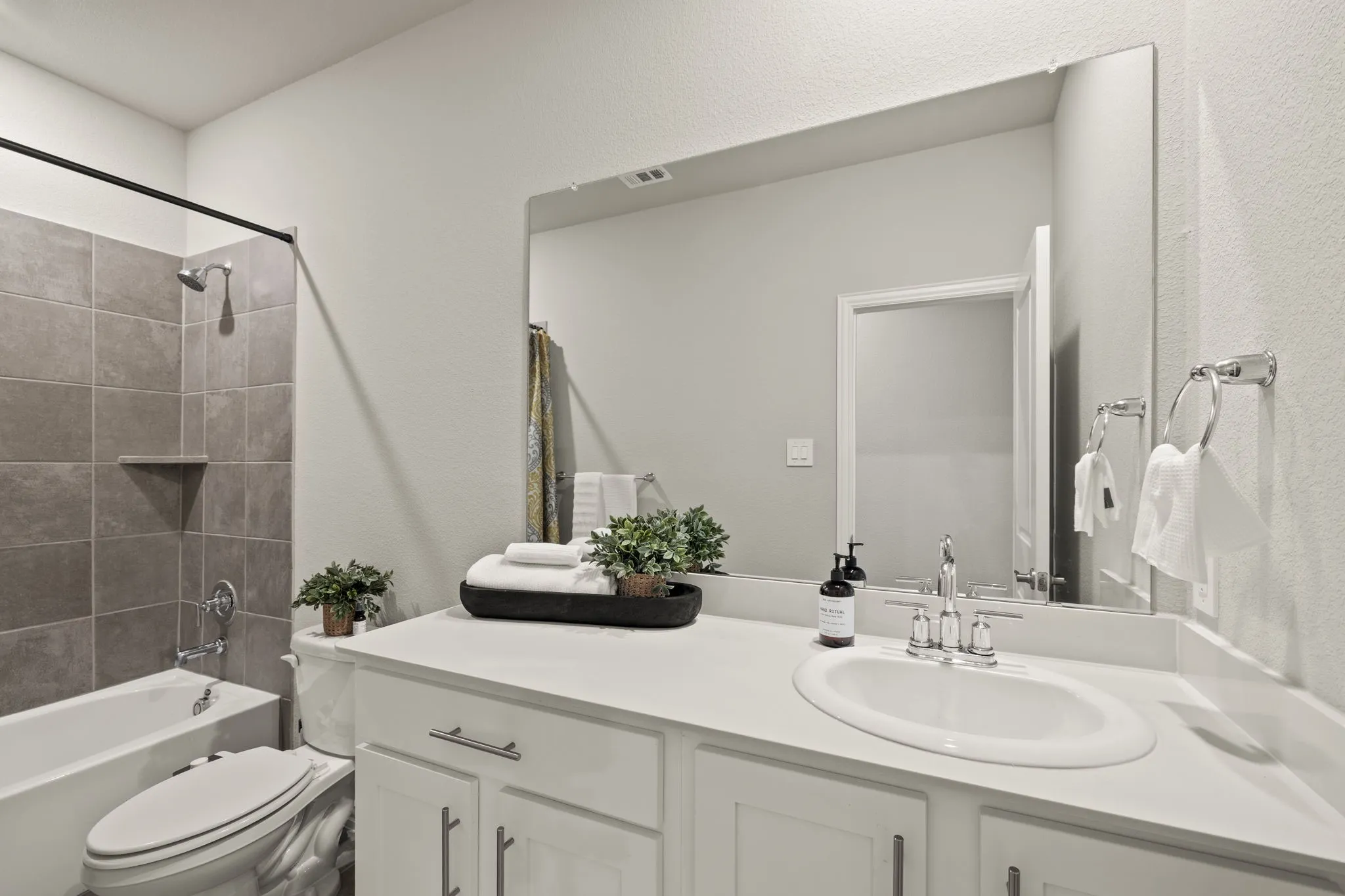 Single Family Residence For Rent in Dallas County , 2110 Colt Court, Seagoville, Texas 75159, 3 Bedrooms, 2 Bathrooms, 2 Garage spaces, 1,833 Sqft, built in 2024, Price $2,700, mls#21329435, Real Estate Agent in Seagoville, Homes For Rent in Dallas county, Homes For Rent in Seagoville, Realtor in Seagoville Texas, Real Estate Brokerage Independent Realty Texas, Luminita Cordes Realtor