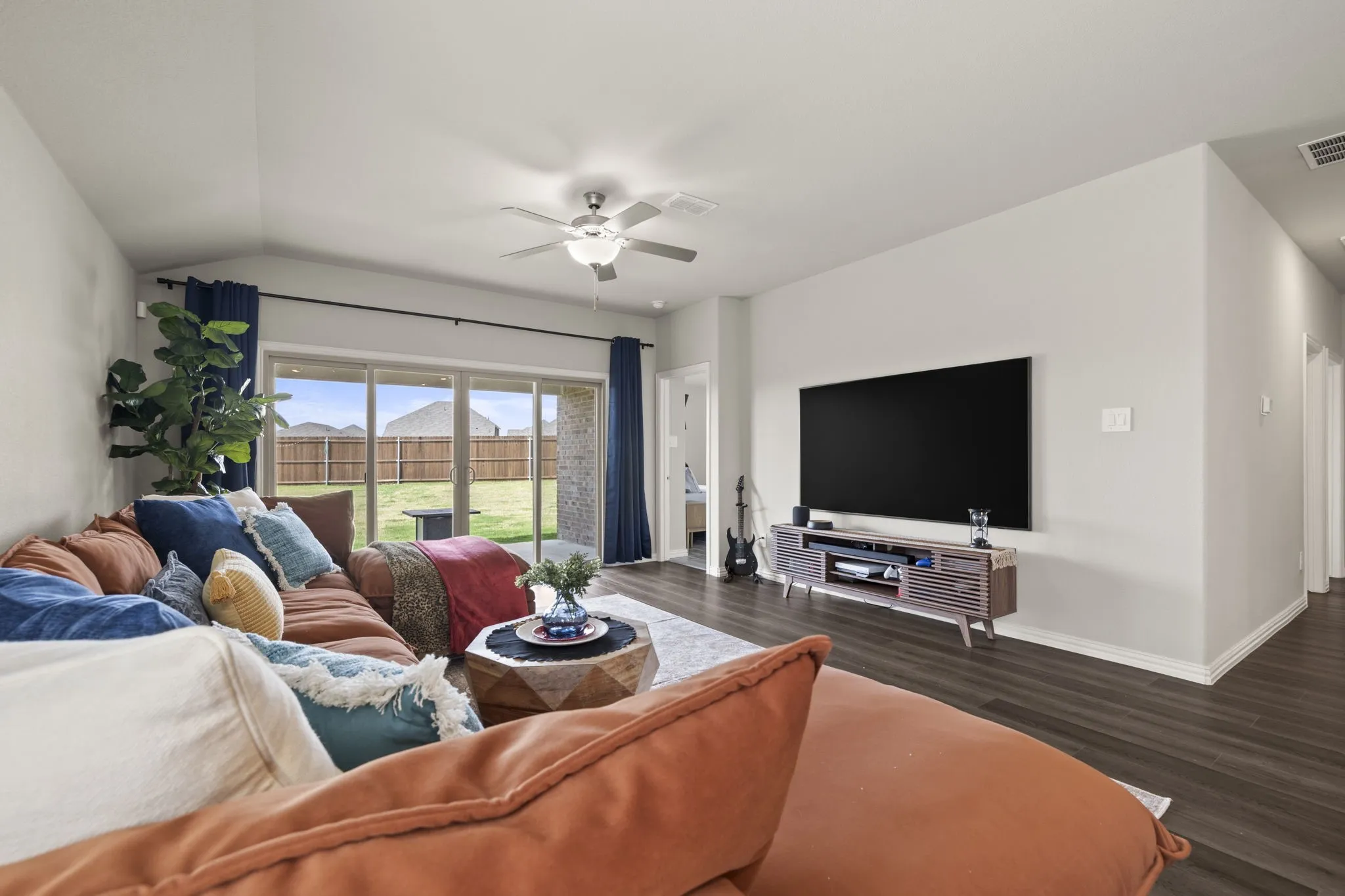 Single Family Residence For Rent in Dallas County , 2110 Colt Court, Seagoville, Texas 75159, 3 Bedrooms, 2 Bathrooms, 2 Garage spaces, 1,833 Sqft, built in 2024, Price $2,700, mls#21329435, Real Estate Agent in Seagoville, Homes For Rent in Dallas county, Homes For Rent in Seagoville, Realtor in Seagoville Texas, Real Estate Brokerage Independent Realty Texas, Luminita Cordes Realtor