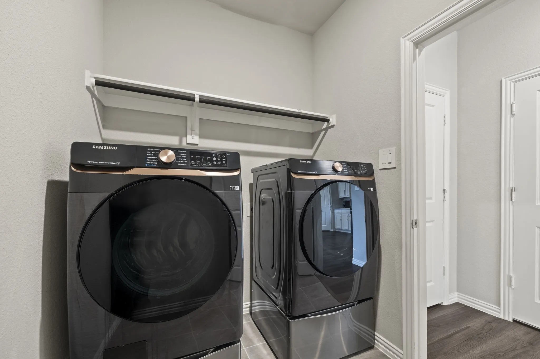 Single Family Residence For Rent in Dallas County , 2110 Colt Court, Seagoville, Texas 75159, 3 Bedrooms, 2 Bathrooms, 2 Garage spaces, 1,833 Sqft, built in 2024, Price $2,700, mls#21329435, Real Estate Agent in Seagoville, Homes For Rent in Dallas county, Homes For Rent in Seagoville, Realtor in Seagoville Texas, Real Estate Brokerage Independent Realty Texas, Luminita Cordes Realtor