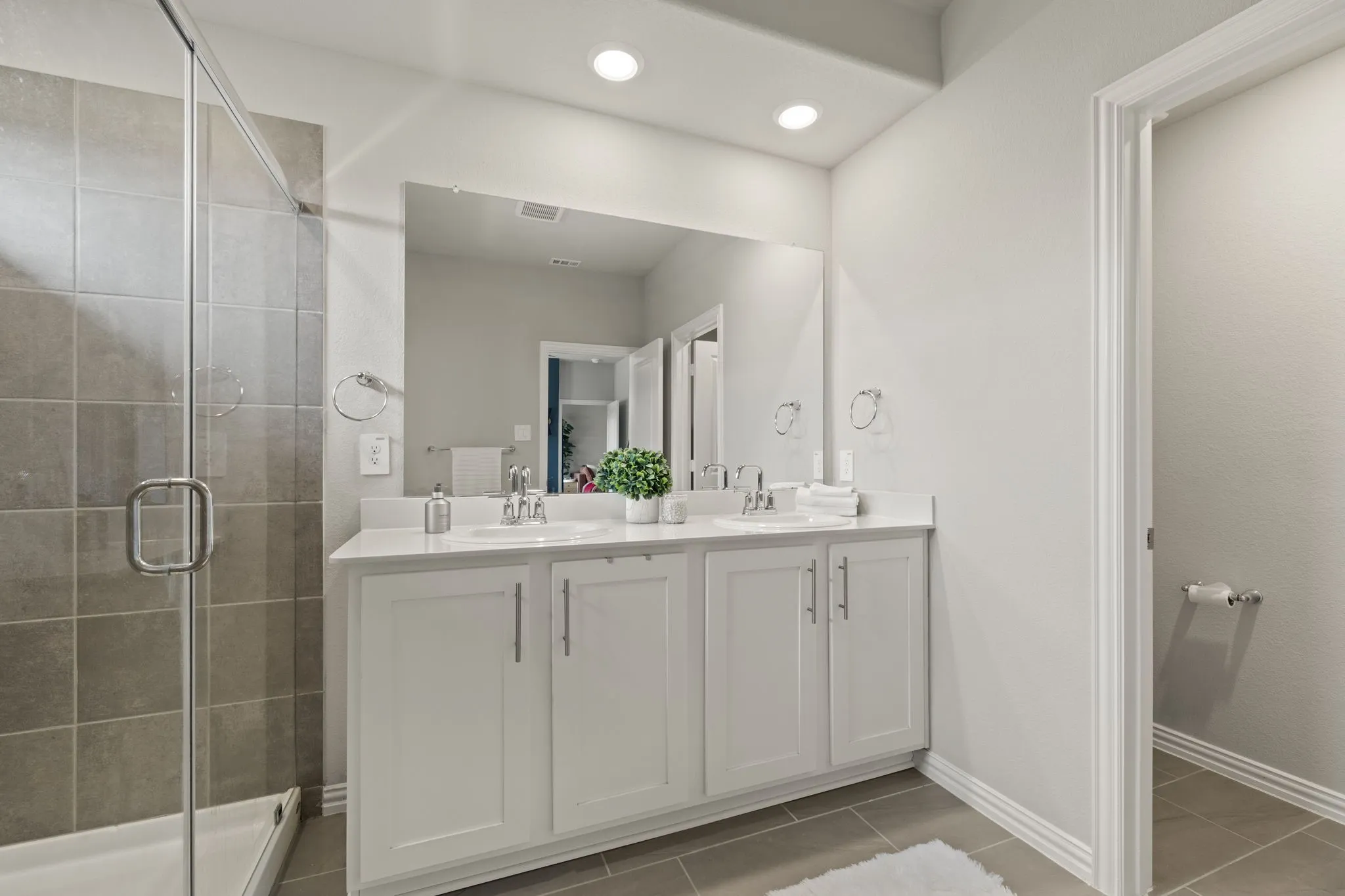 Single Family Residence For Rent in Dallas County , 2110 Colt Court, Seagoville, Texas 75159, 3 Bedrooms, 2 Bathrooms, 2 Garage spaces, 1,833 Sqft, built in 2024, Price $2,700, mls#21329435, Real Estate Agent in Seagoville, Homes For Rent in Dallas county, Homes For Rent in Seagoville, Realtor in Seagoville Texas, Real Estate Brokerage Independent Realty Texas, Luminita Cordes Realtor