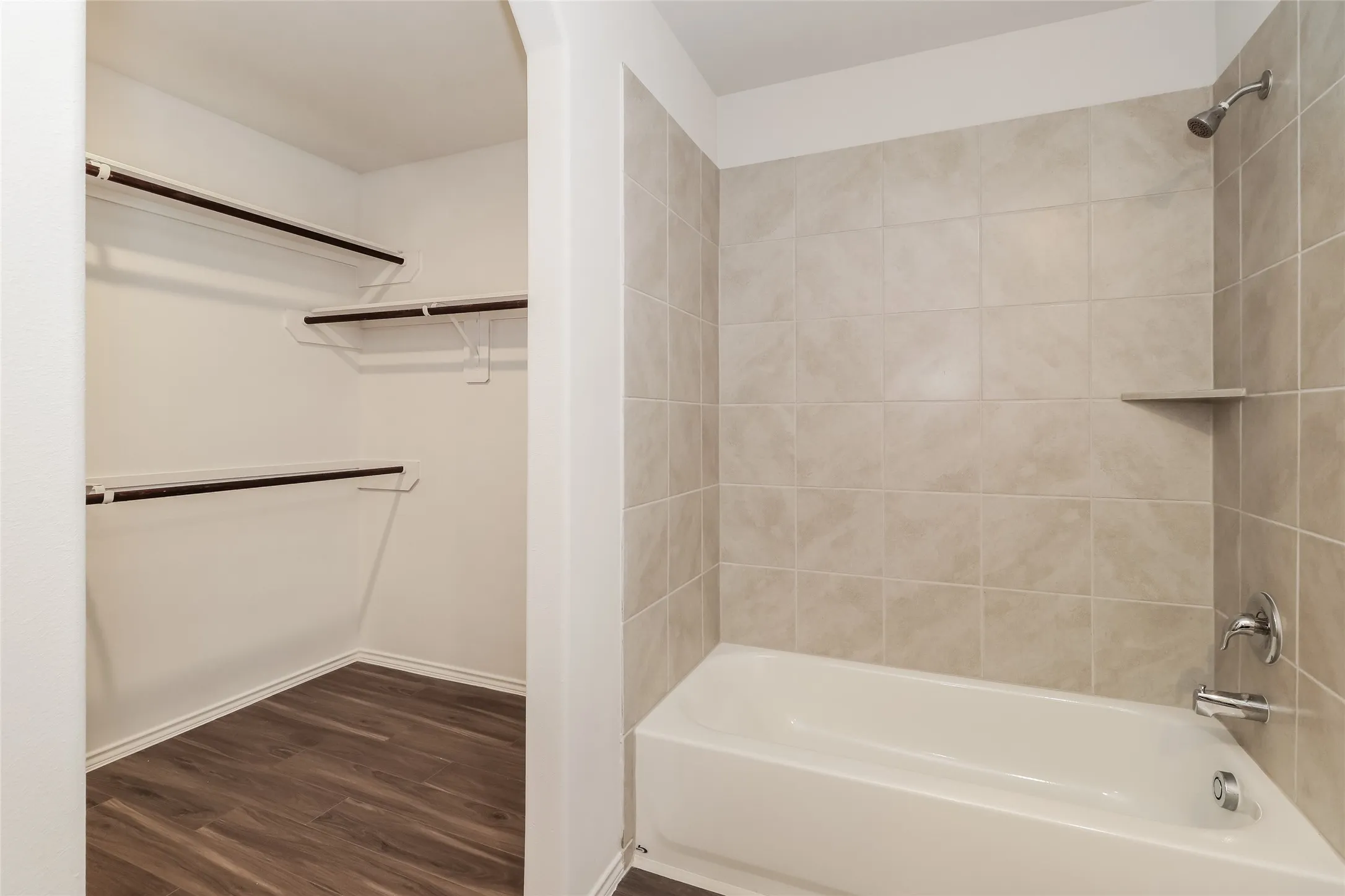 Single Family Residence For Rent in Tarrant County , 500 Woodhouse Way, Everman, Texas 76140, 3 Bedroom, 2 Bathroom, 2 Garage spaces, 1,407 Sqft, built in 2024, mls#21332391, Real Estate Agent in Everman, Homes For Rent in Tarrant county, Homes For Rent in Everman, Realtor in Everman Texas, Real Estate Brokerage Independent Realty Texas, Luminita Cordes Realtor