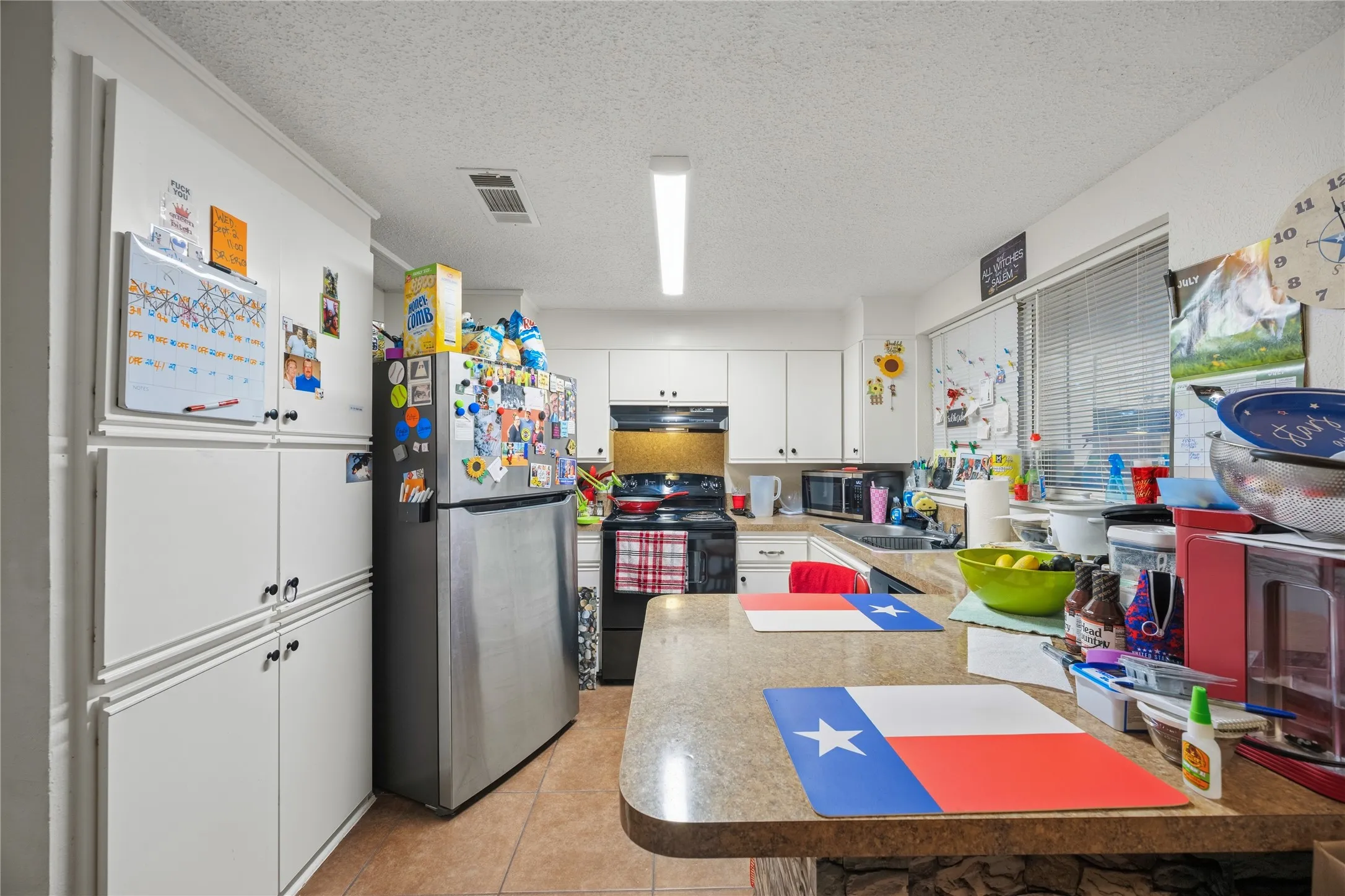 Single Family Residence For Sale in Johnson County , 636 Sue Ann Lane, Burleson, Texas 76028, 3 Bedroom, 2 Bathroom, 1 Garage spaces, 1,536 Sqft, built in 1971, mls#21330504, Real Estate Agent in Burleson, Homes For Sale in Johnson county, Homes For Sale in Burleson, Realtor in Burleson Texas, Real Estate Brokerage Independent Realty Texas, Luminita Cordes Realtor